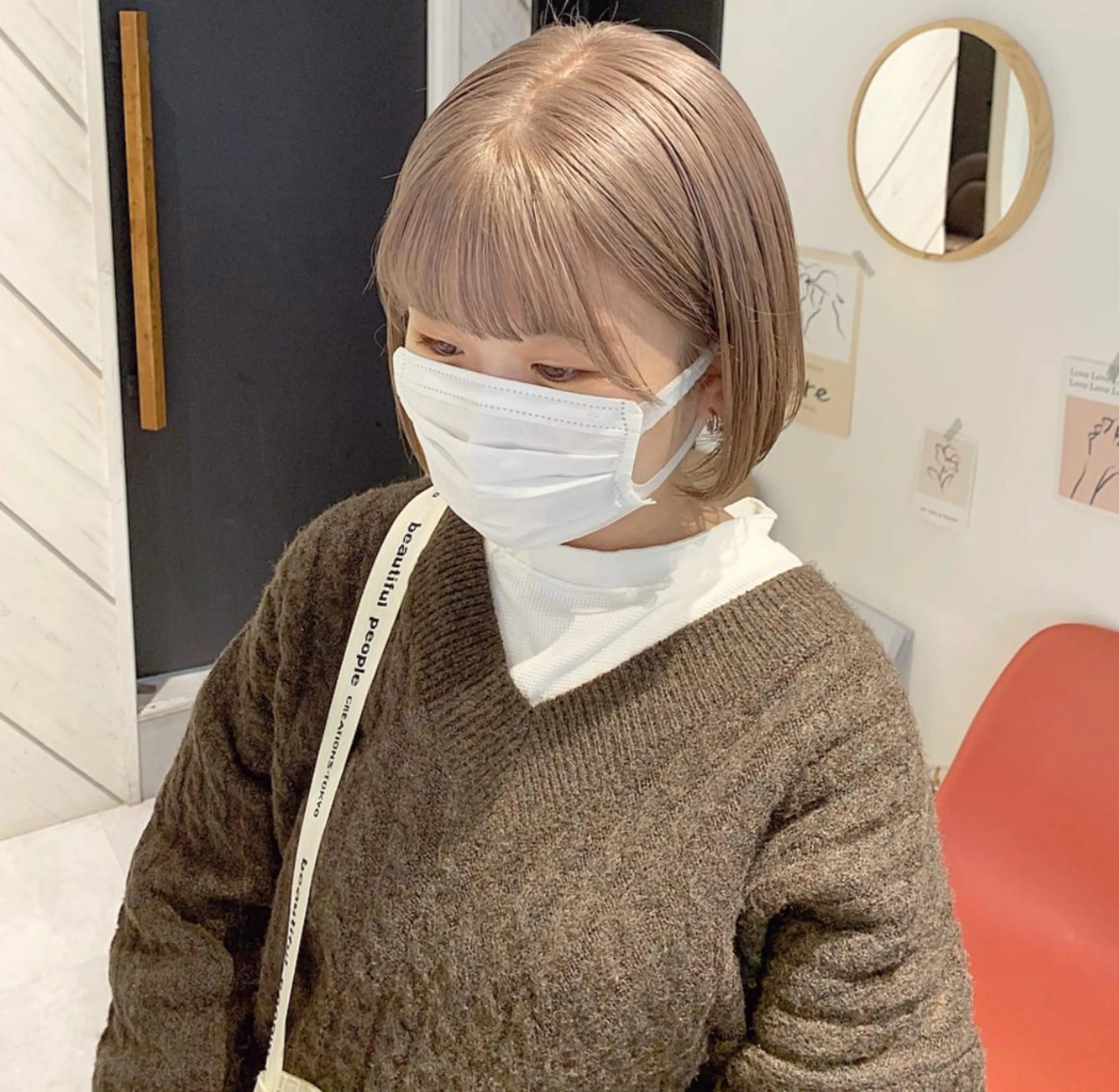 ショート カラー ベージュカラー ブリーチ ケアブリーチ ミルクティーベージュ ブリーチソムリエ認定 梅田茶屋町Eir辻のヘアスタイル