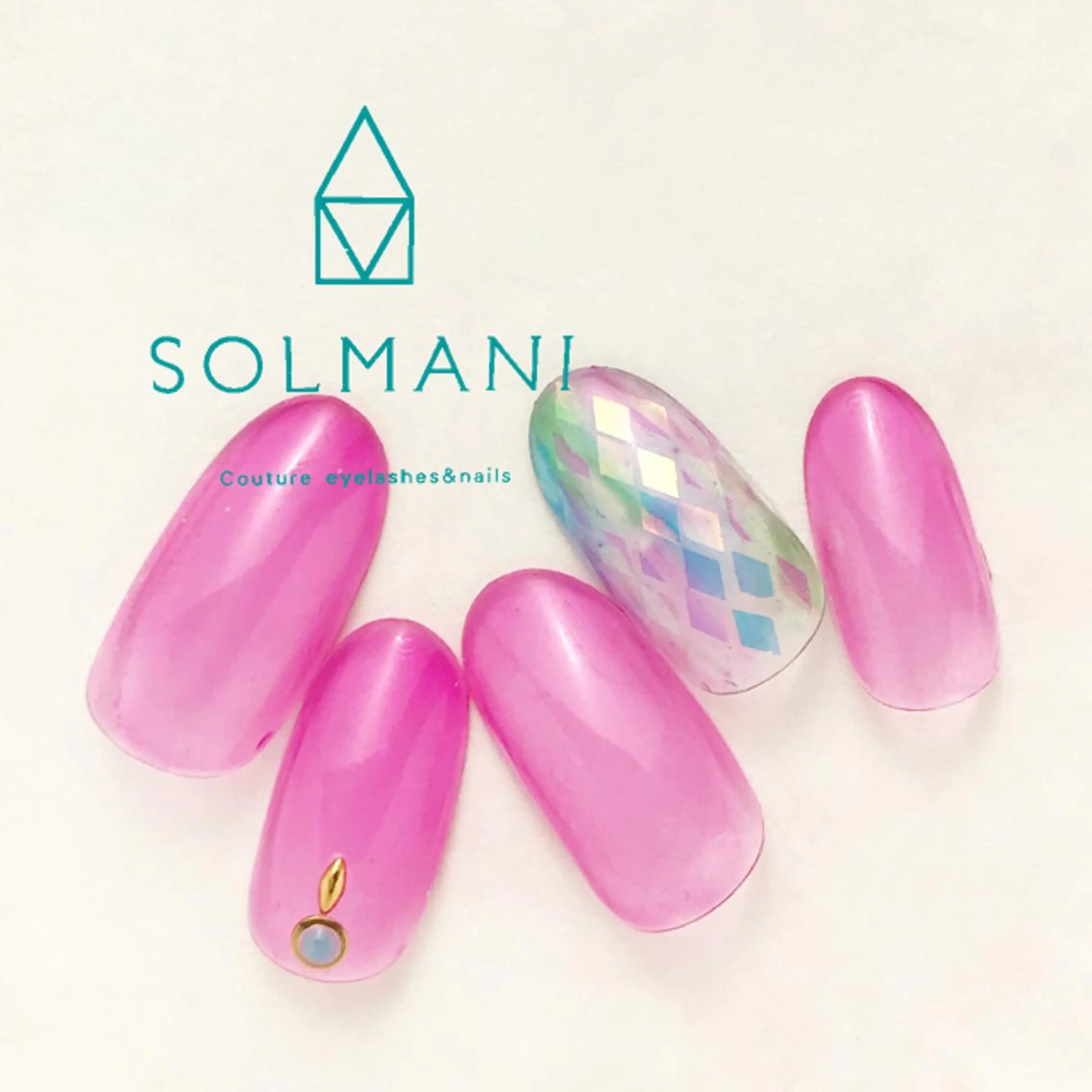 ネイル SOLMANI 予約担当のネイルデザイン