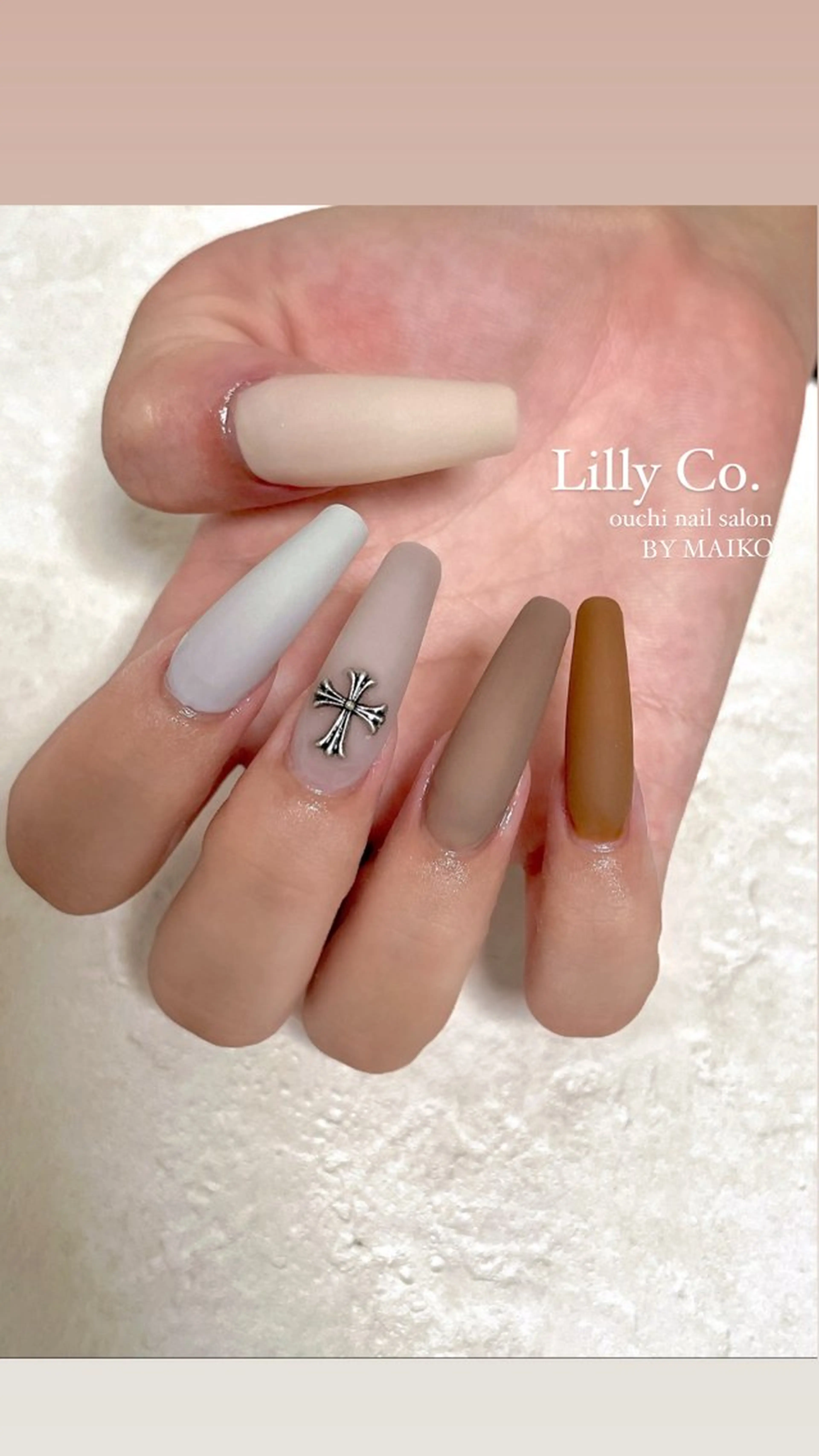 ネイル マットネイル スカルプネイル Lilly Co.のネイルデザイン