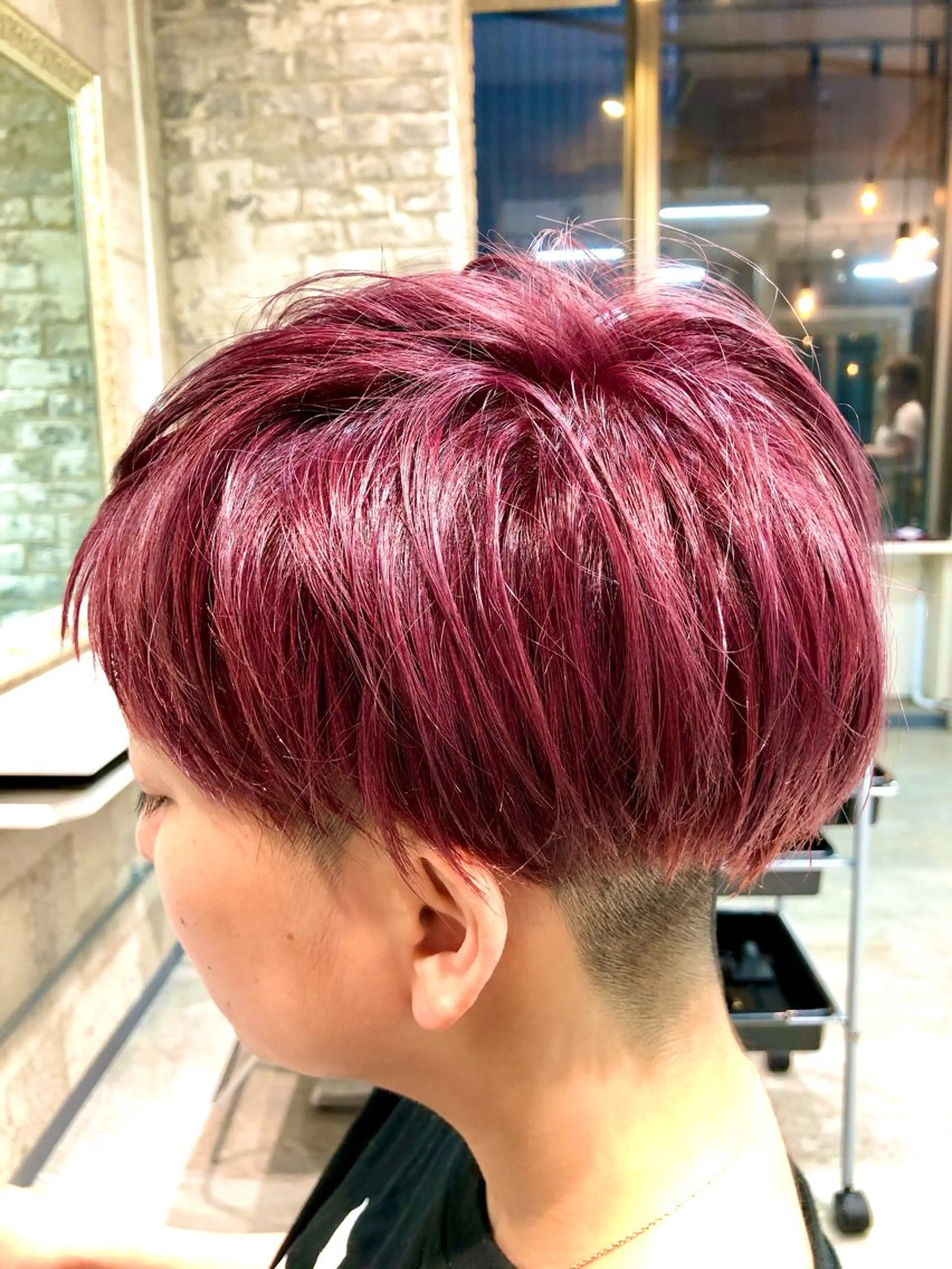 ショート カラー ピンクカラー バイオレットカラー バイオレットピンク 新徳 りえのヘアスタイル