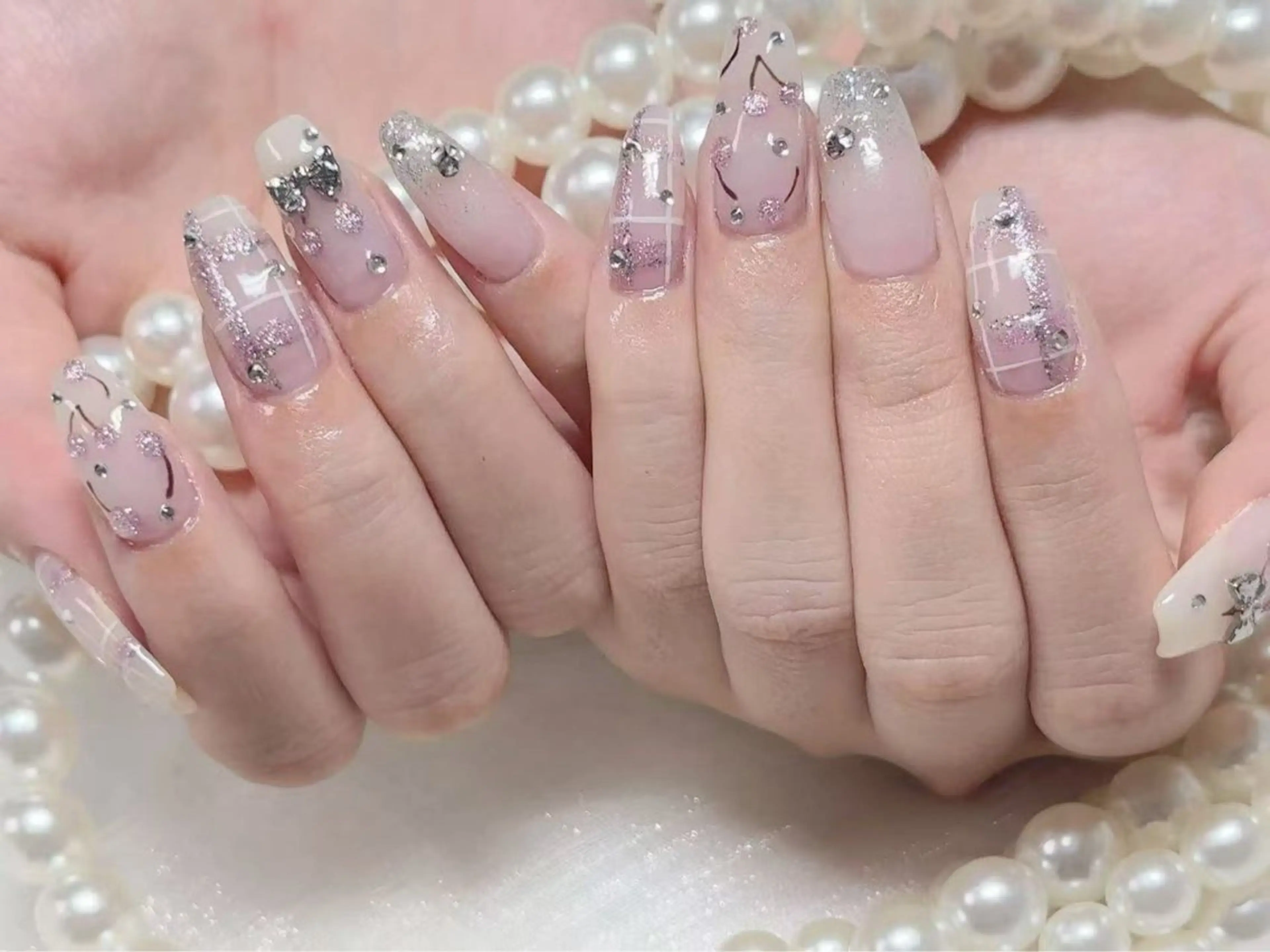 ネイル オーロラネイル 長さ出し フレンチネイル ガーリー キラキラネイル RIn 🎀のネイルデザイン