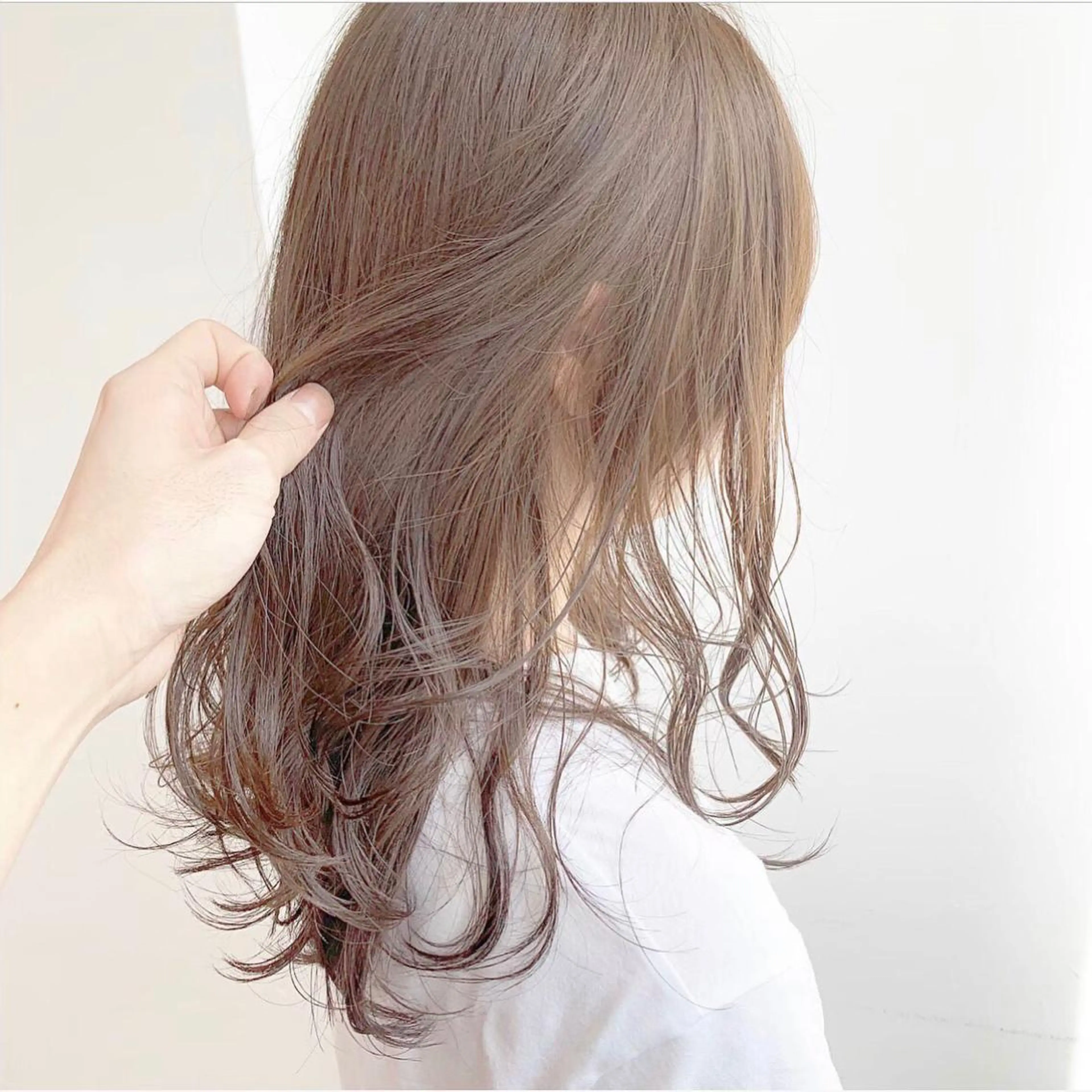 ロング カラー ベージュカラー 透明感カラー ミルクティーベージュ ヘアカラー トリートメント ヘアセット 透明感カラー🤍 Kaitoのヘアスタイル