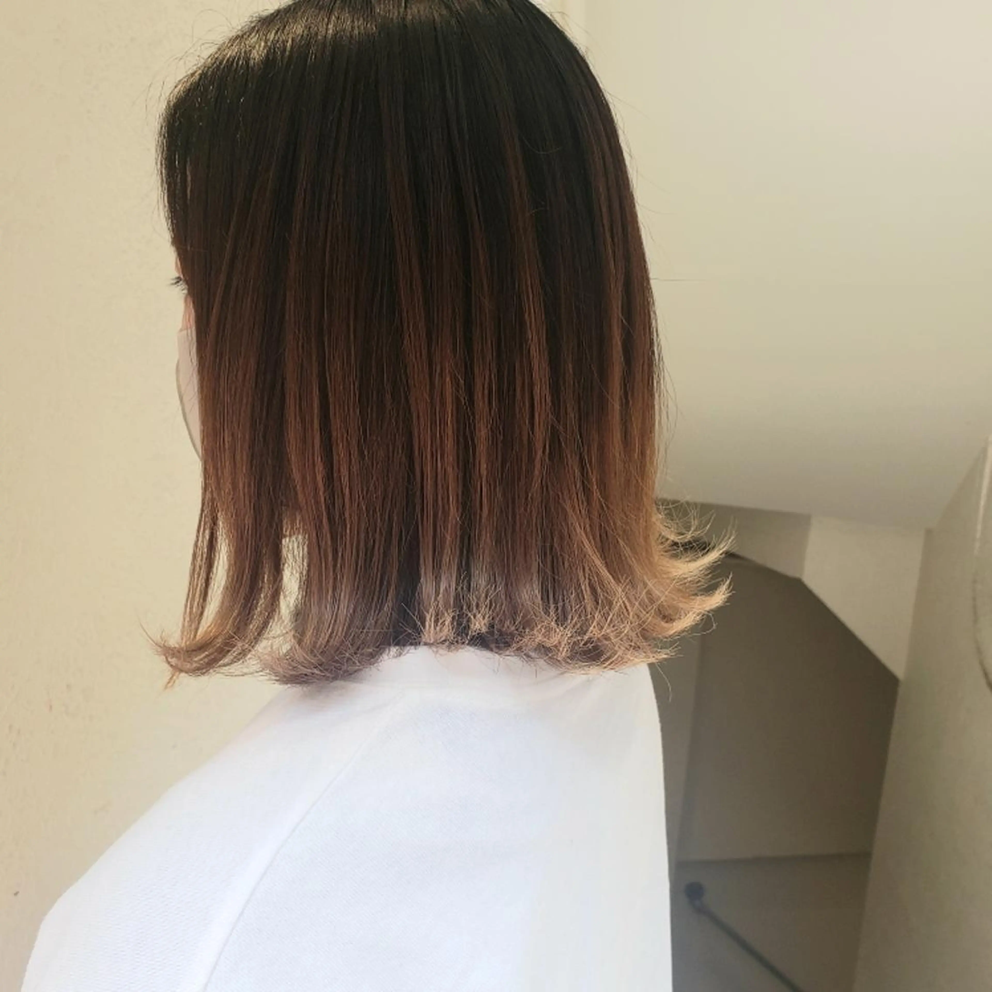 ミディアム レイヤーカット カット ヘアカラー トリートメント 🇰🇷透明感×ハイ トーン🌟tomoのヘアスタイル