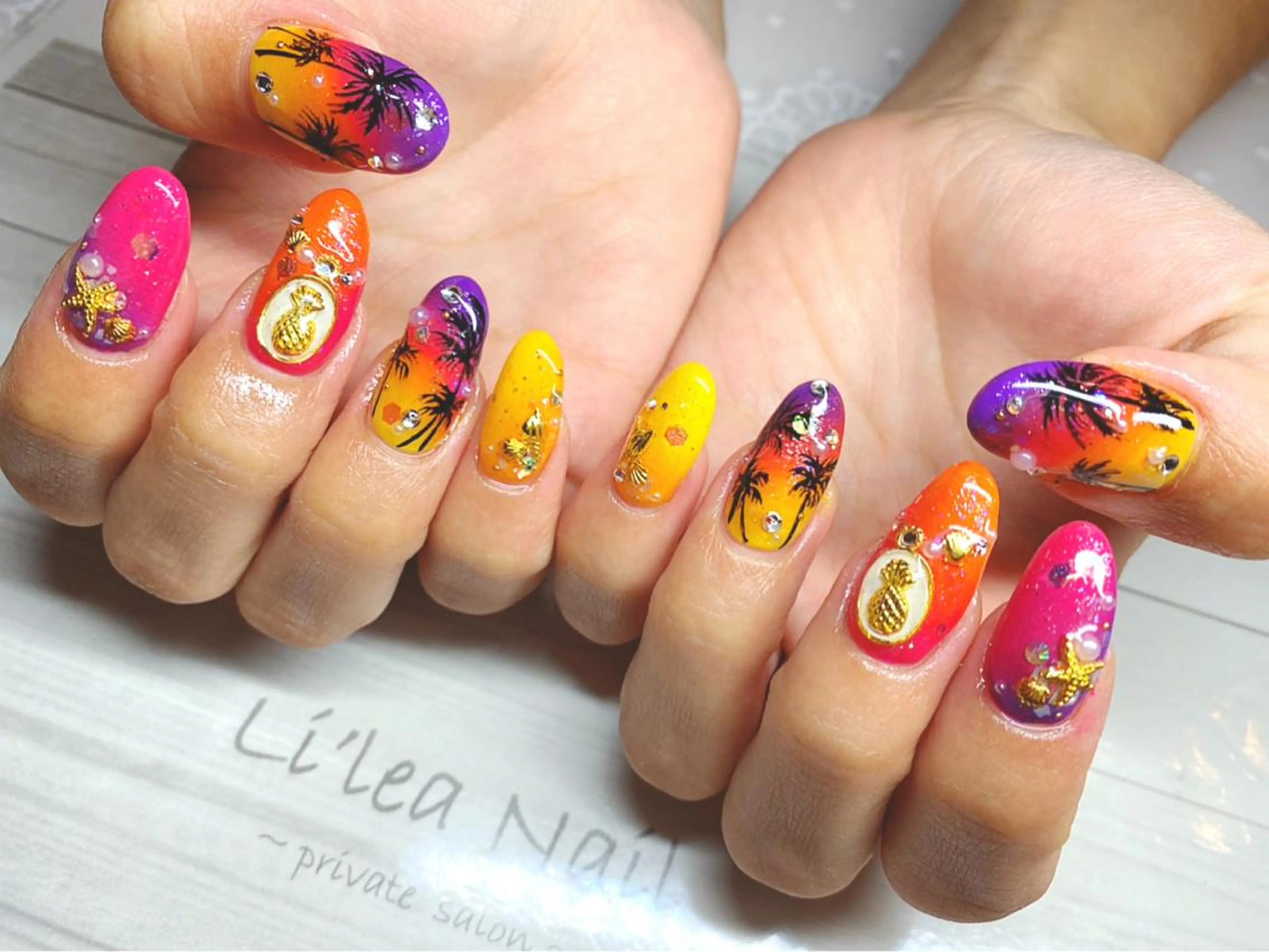 ネイル Li'leaNail AINAのネイルデザイン