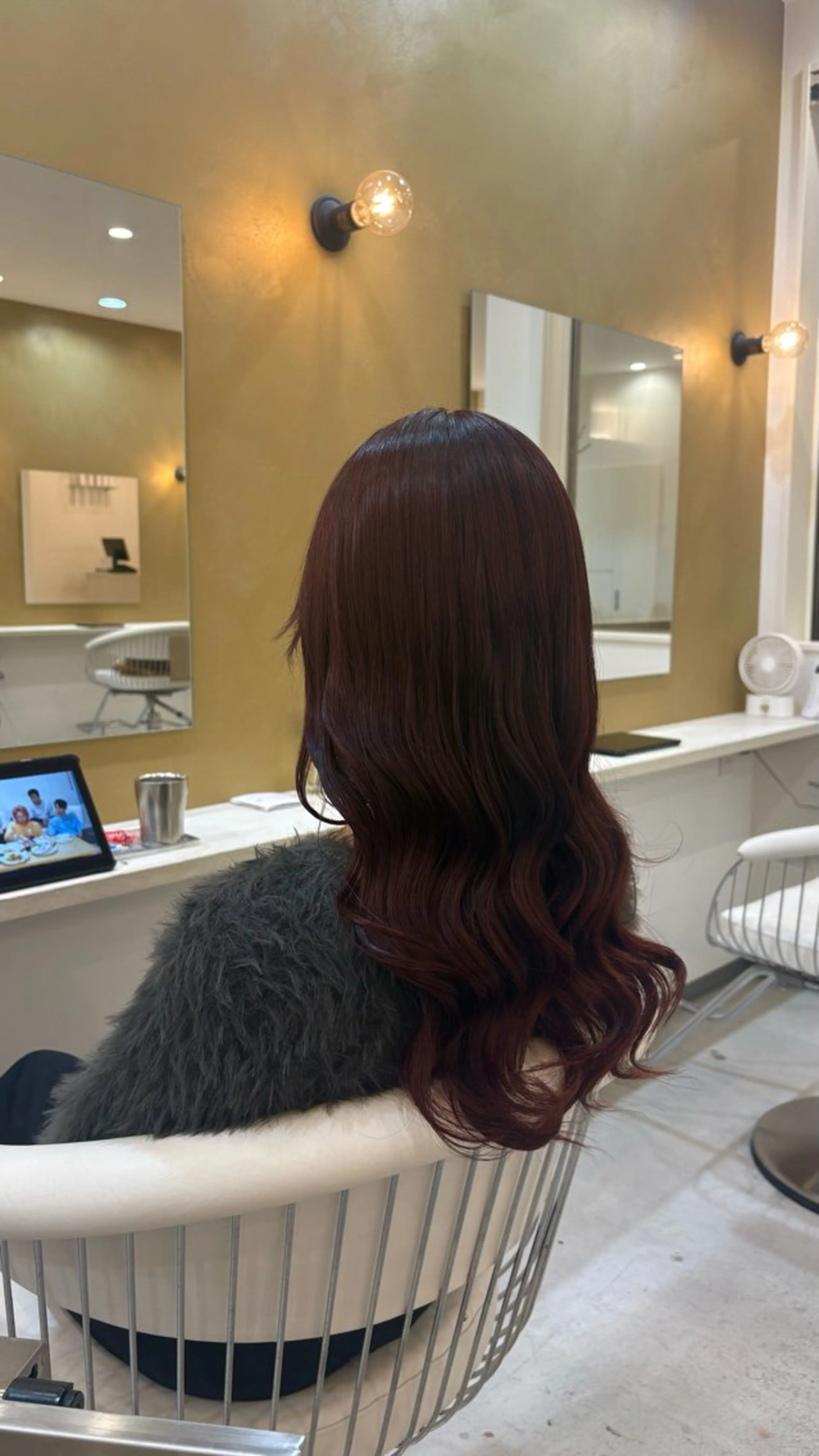 ロング カラー 加賀谷 乙葉のヘアスタイル