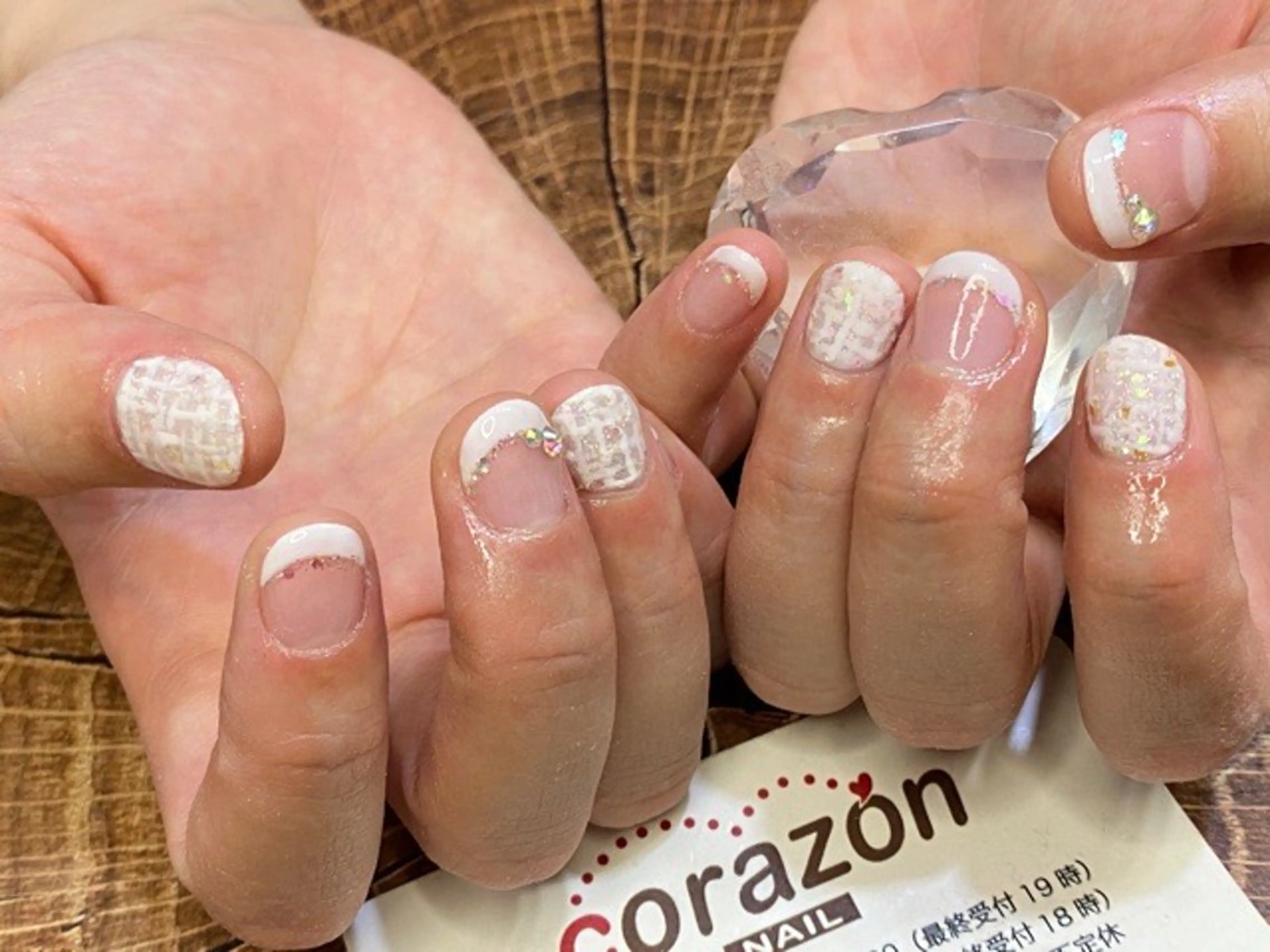 ネイル フレンチネイル ラメ(グリッター) ツイードネイル ホワイト corazon所属・ネイリスト aicoのネイルデザイン