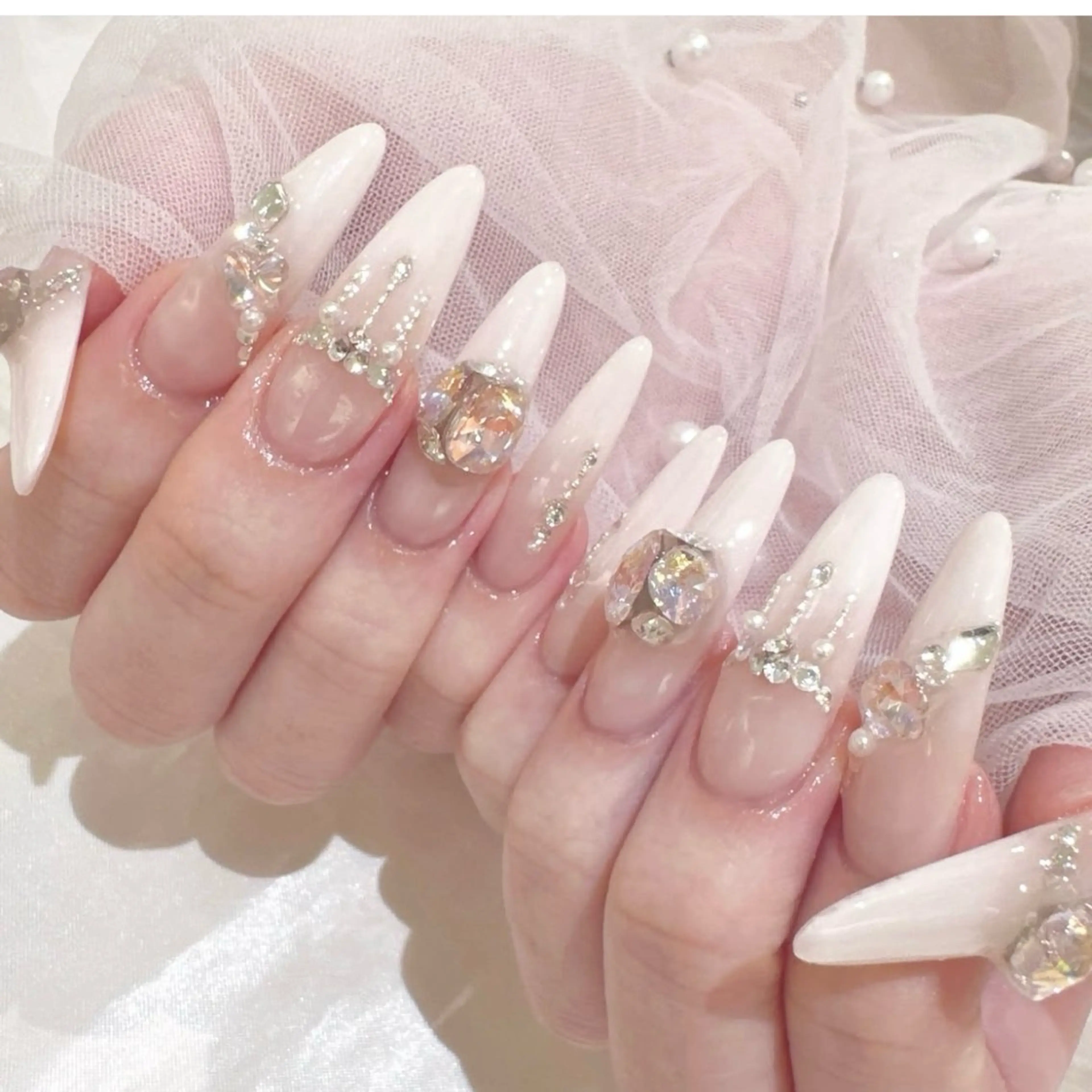 ネイル アートネイル フラワーネイル フレンチネイル ジェルネイル グラデーション ハンドネイル Ryunail所属・Ryu Nail NekoChanのネイルデザイン