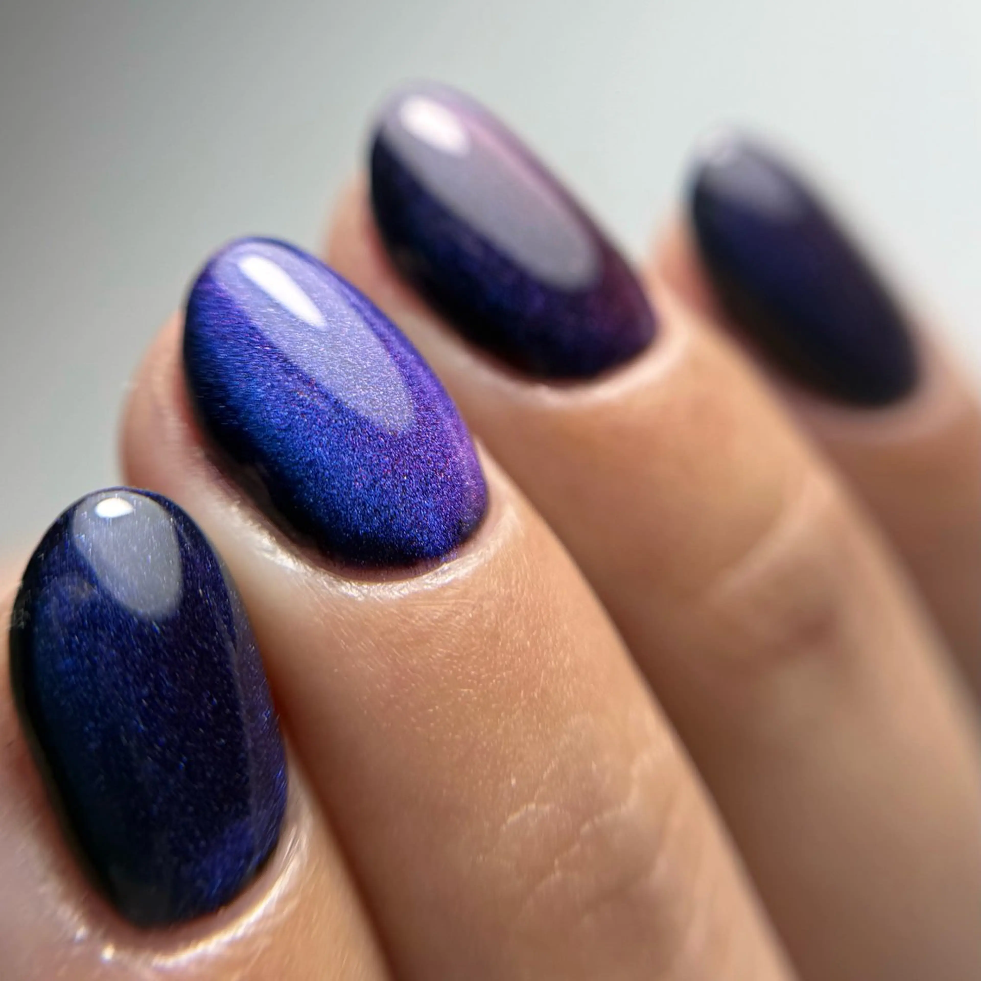 ネイル マグネットネイル ナオネイルサロン所属・オトヤ ナオミのネイルデザイン