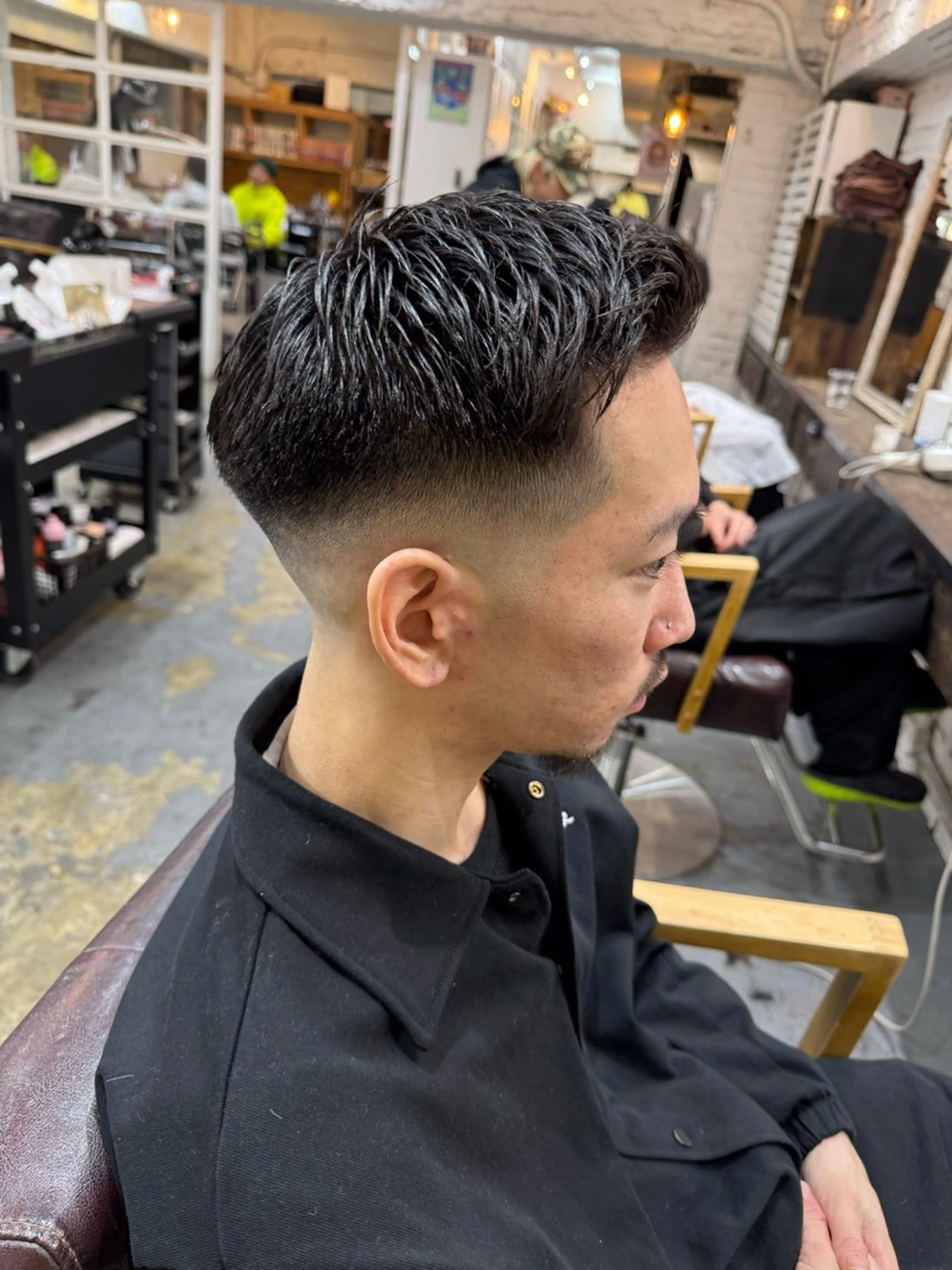 ショート メンズ センターパート ダウンパーマ フェードカット メンズハイライト メンズパーマ カット トリートメント 💈メンズ特化💈 TASUKUのヘアスタイル