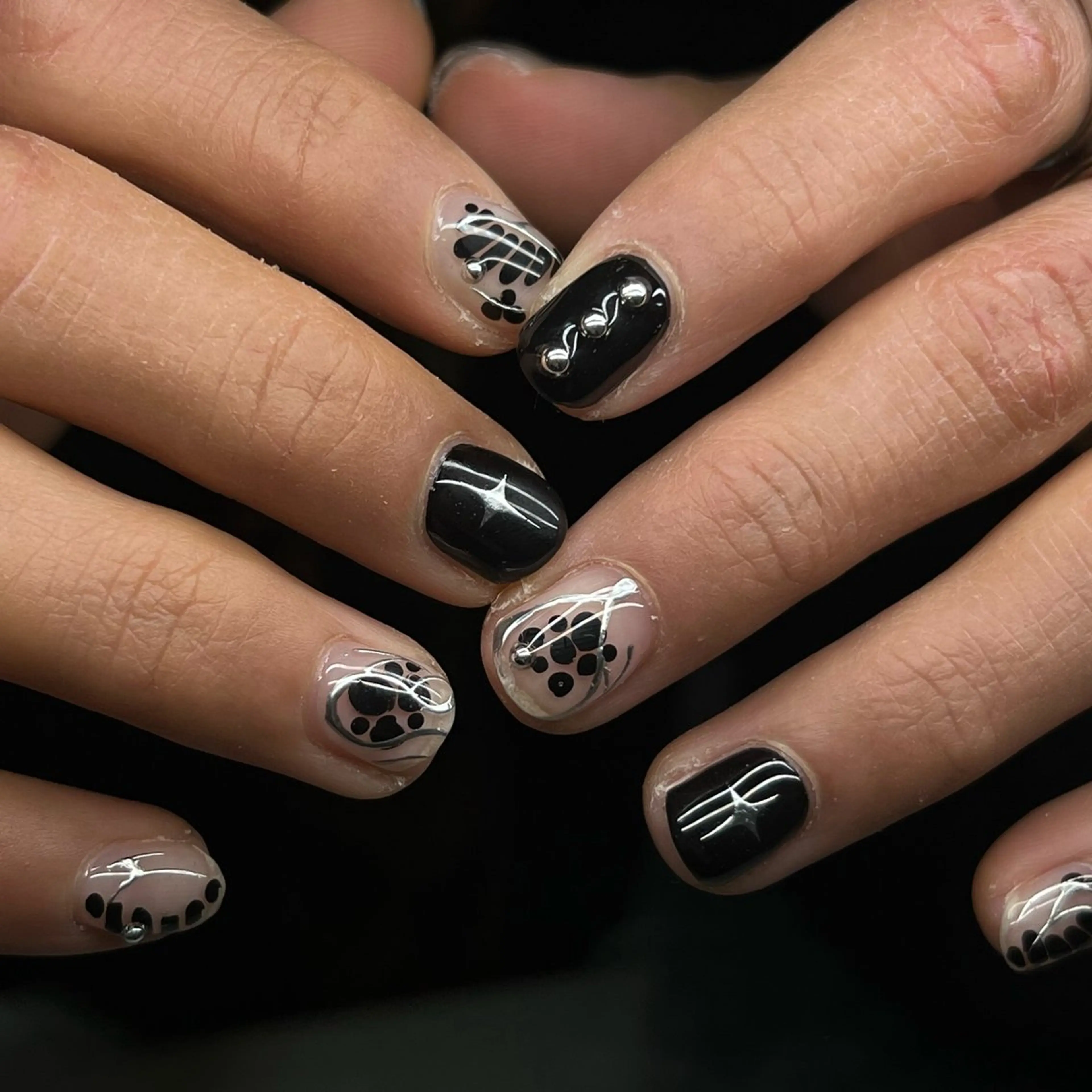 ネイル メンズネイル ⁸ᵃᵖᵖʸ🐝⋆゜ MöEのネイルデザイン