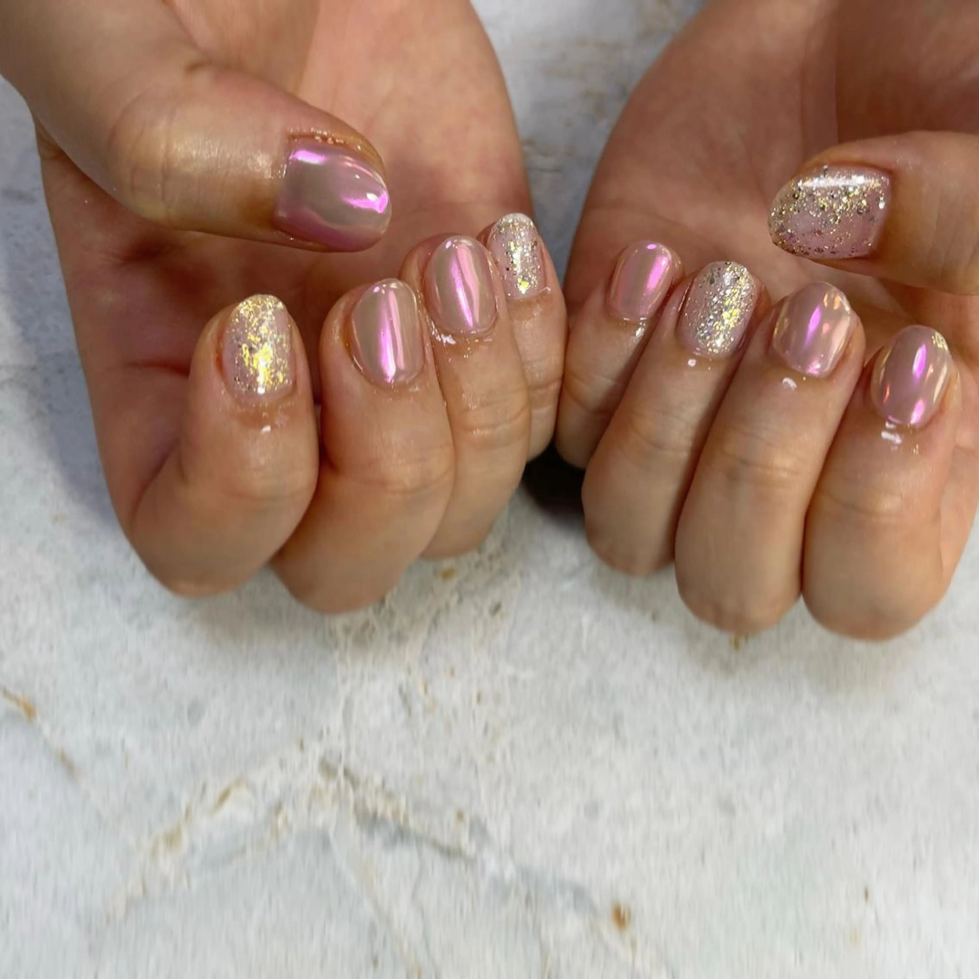 ネイル オーロラネイル ミラーネイル r o s é e. beautyのエステ・リラクイメージ