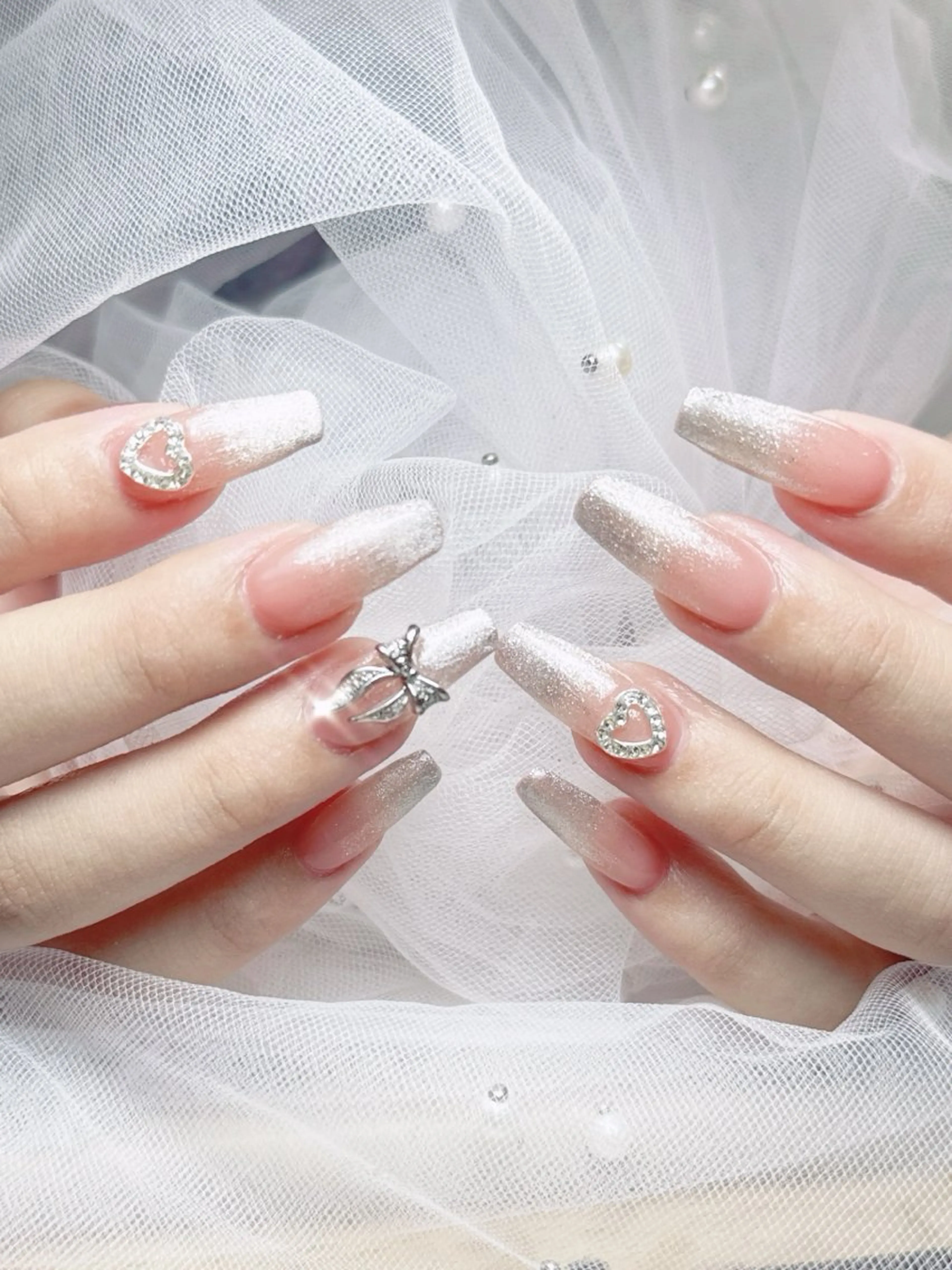 ネイル フレンチネイル ジェルネイル ハート 韓国ネイル マグネットネイル ハンドネイル ネイルサロン lotusのネイルデザイン