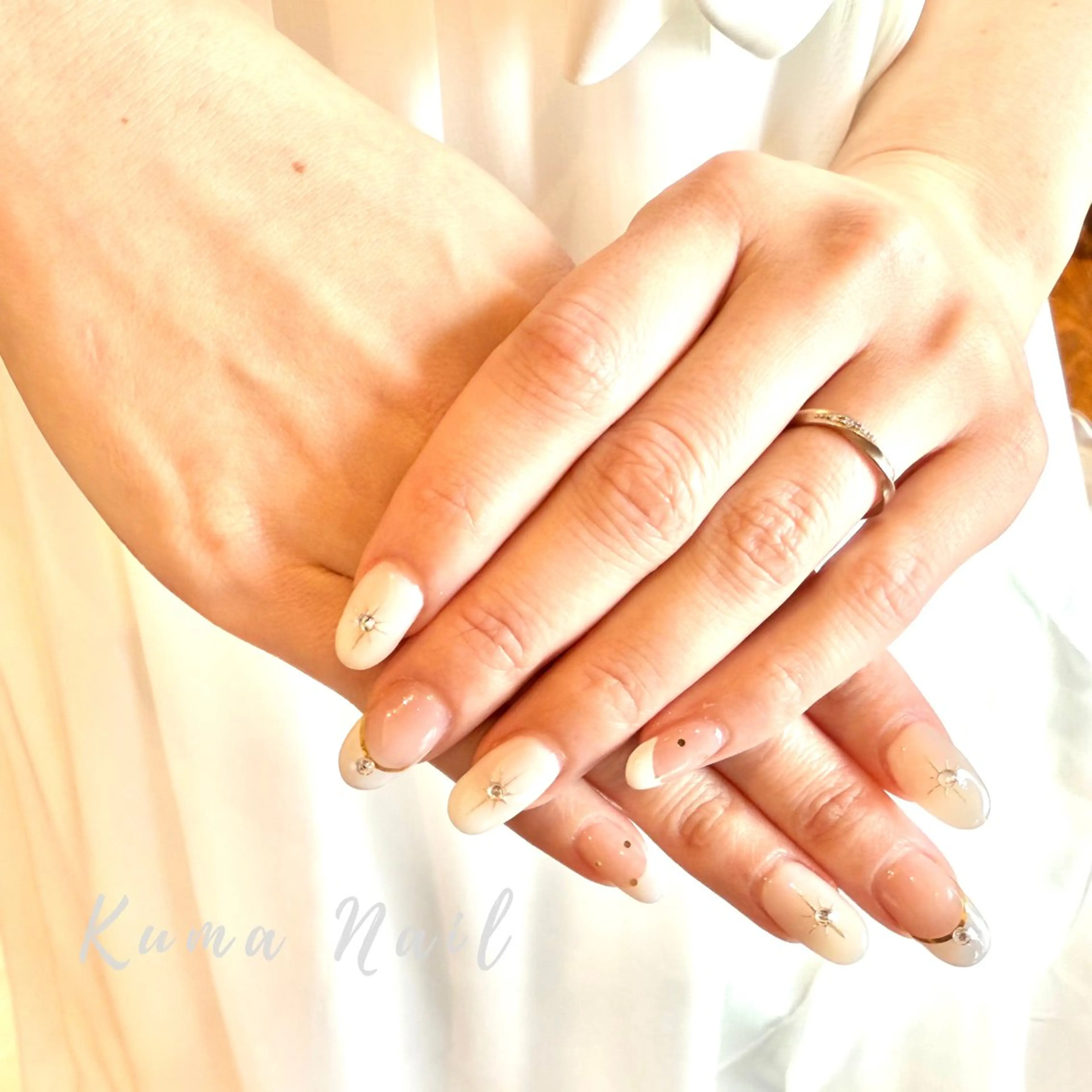 ネイル シンプルネイル ブライダルネイル ホワイト ハンドネイル Private salon Kuma Nail.所属・藤が丘ネイル Kuma Nailのネイルデザイン
