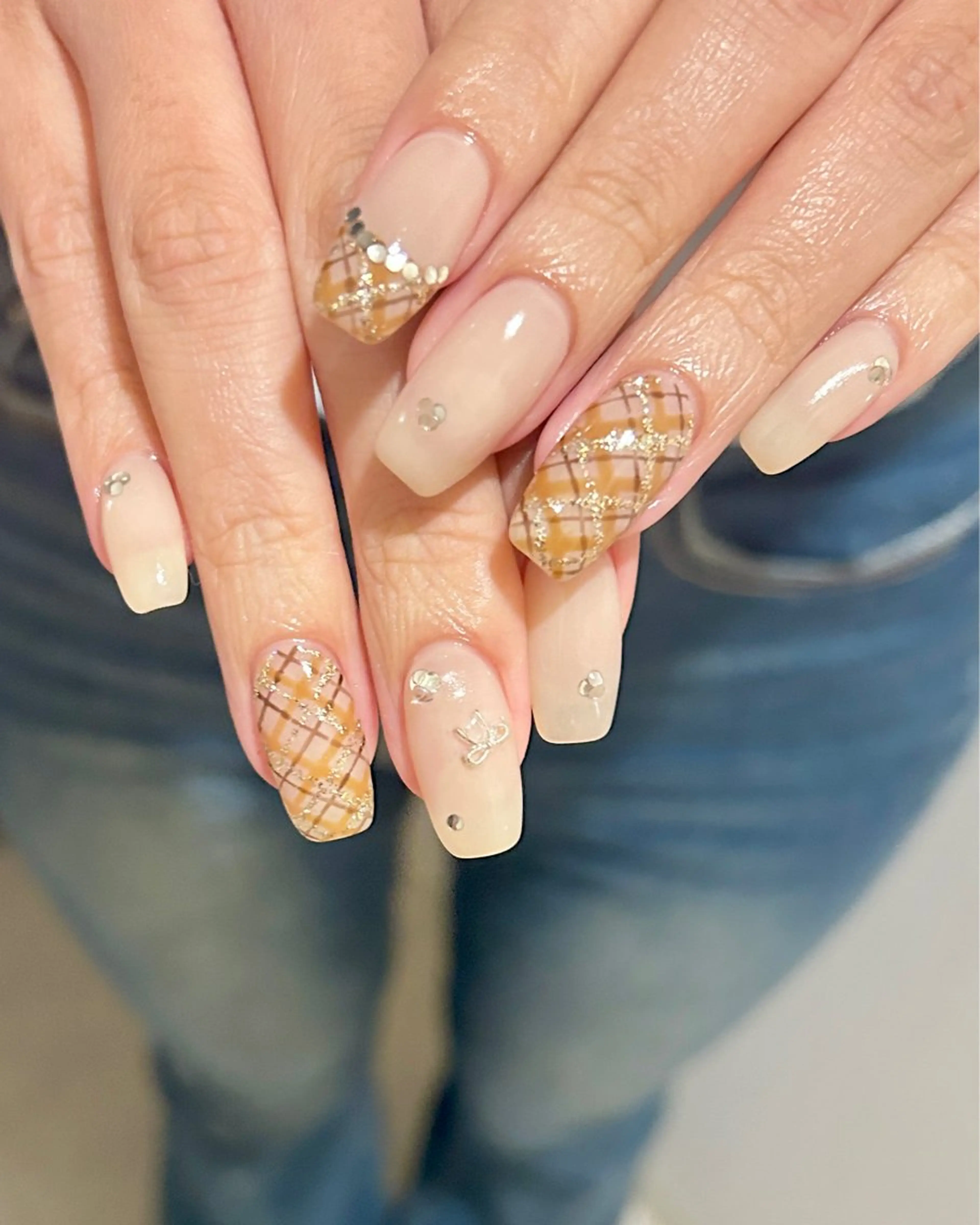 ネイル ハンドネイル フットネイル ease NAIL SALONのネイルデザイン