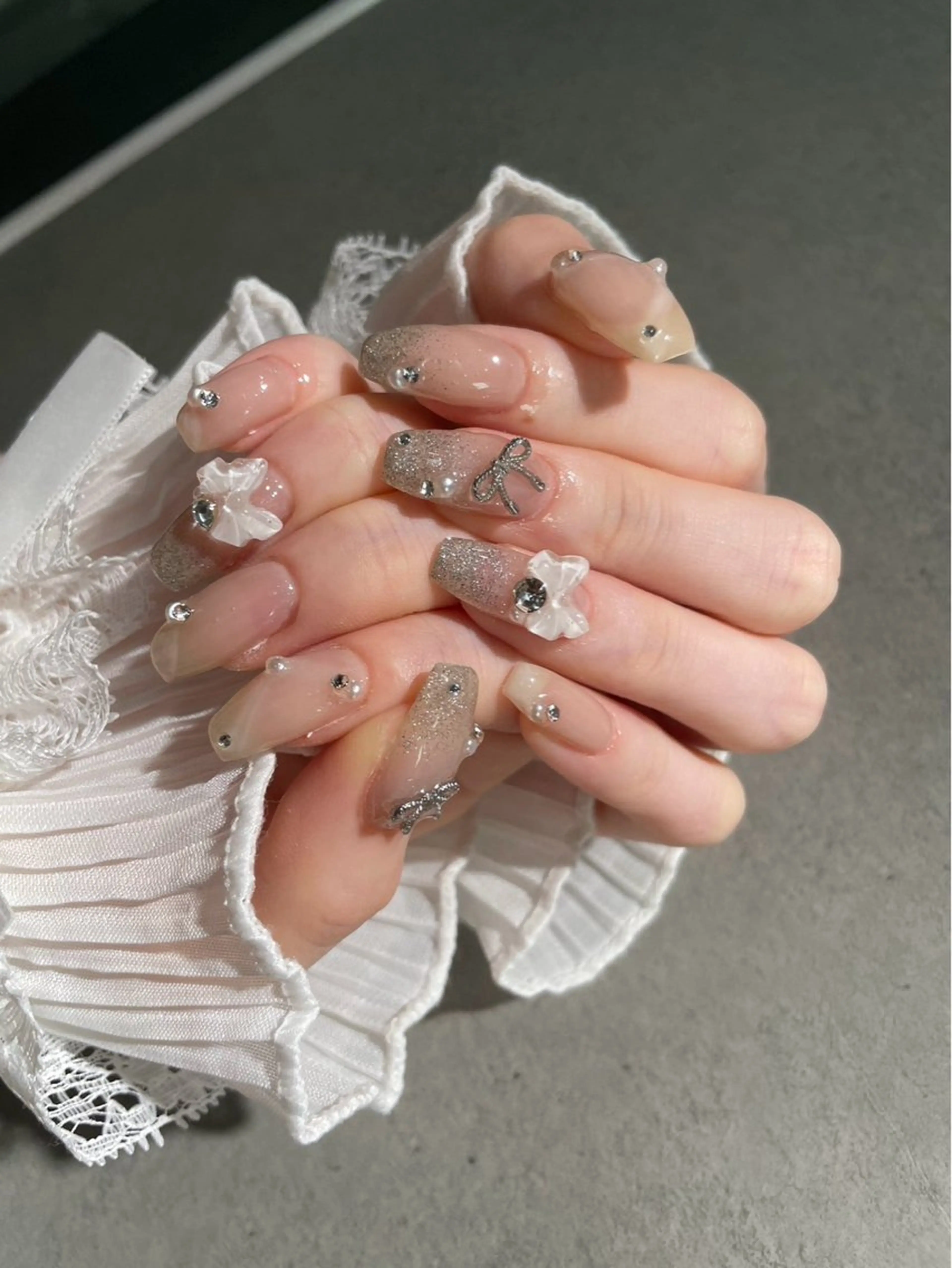 ネイル I-nailロング /ワンホン/キラキラのネイルデザイン