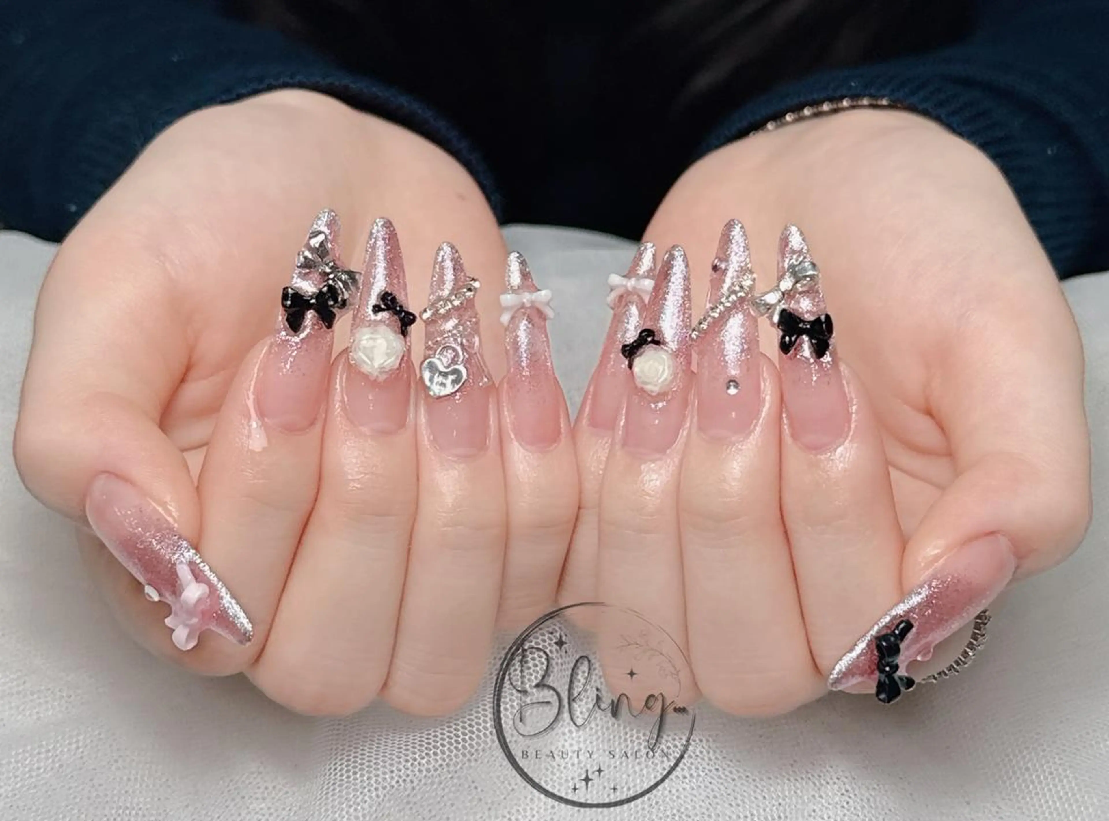 ロング 韓国風ヘア ハンドネイル Bling Salonのネイルデザイン