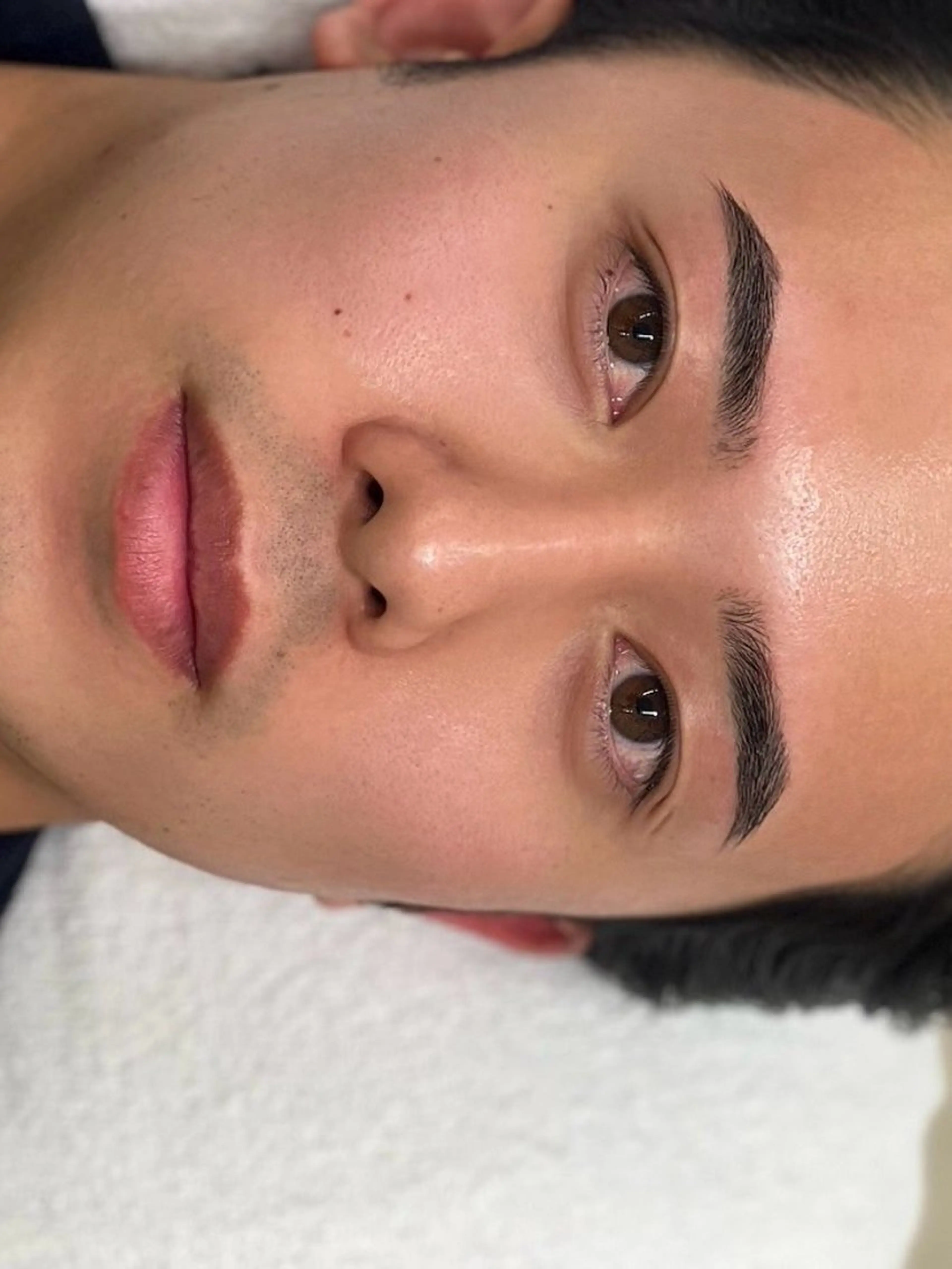 パラレルブロウ【眉癖改善&眉毛WAX脱毛】メンズにおすすめ！の写真