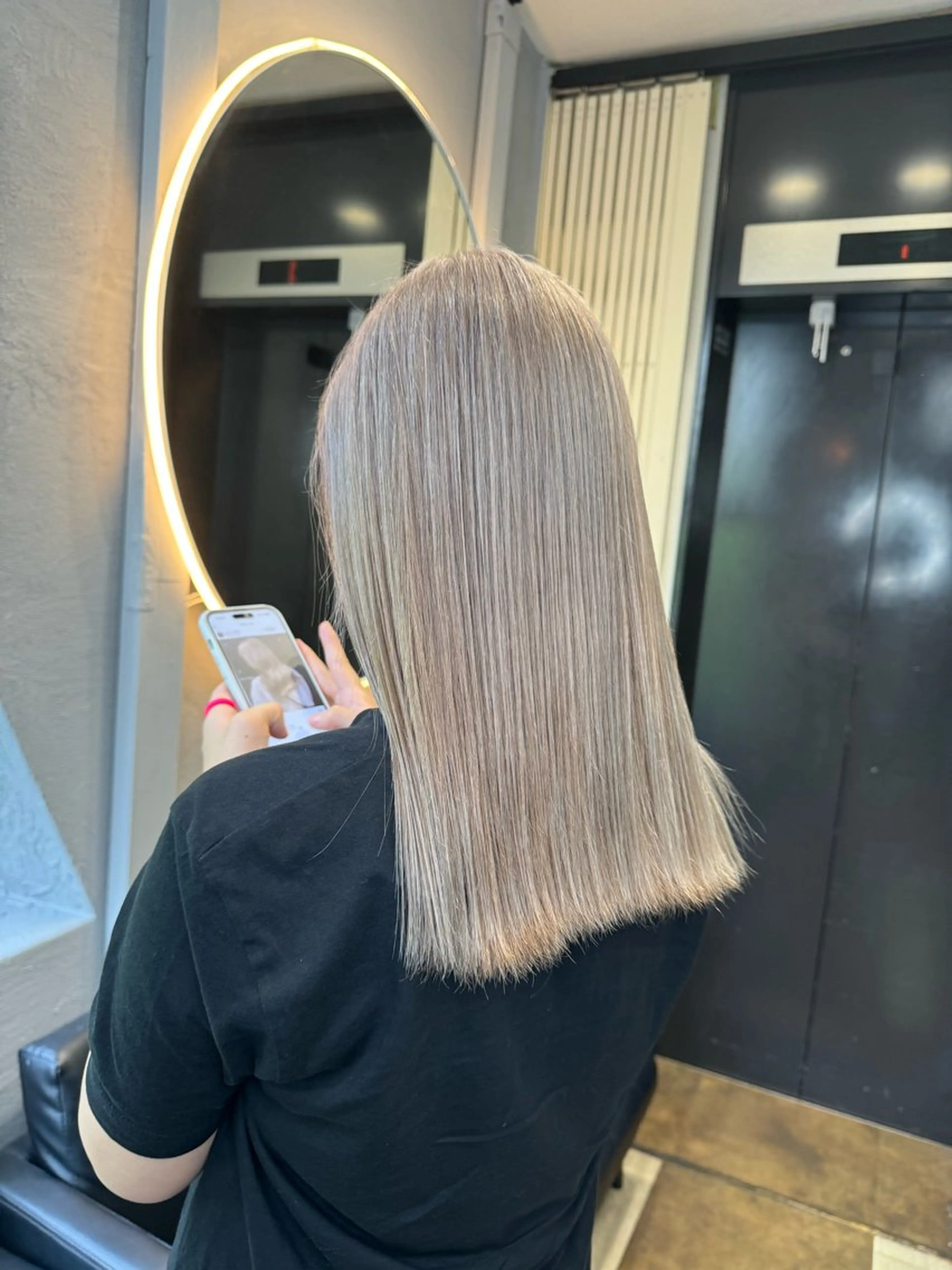 ミディアム カラー dao/ミルクティー /ブラウン/ブロンドのヘアスタイル