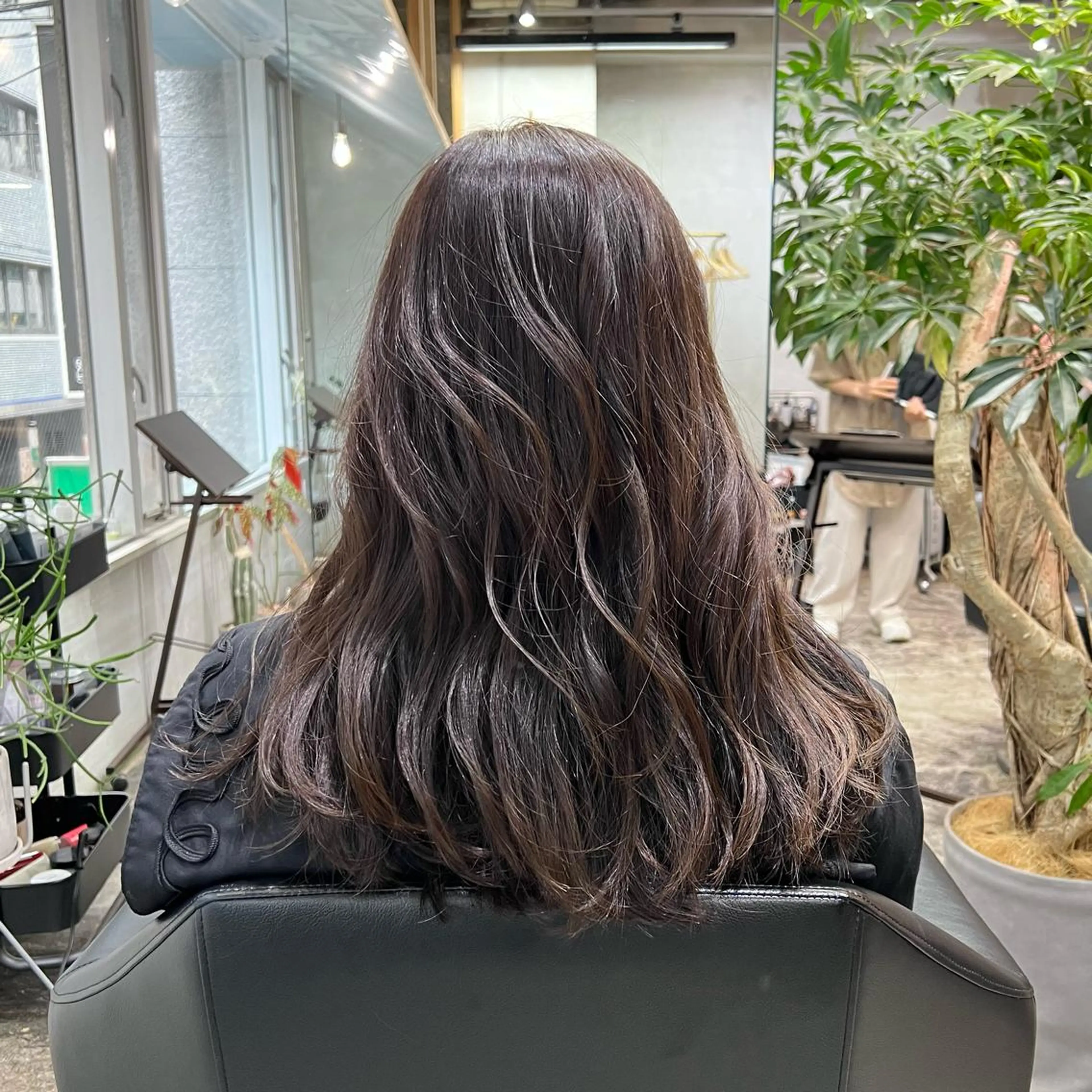 ロング カラー アッシュ アッシュブラウン ブラウンカラー レイヤーカット 北花田美容師🍃村尾 光太/むらのヘアスタイル