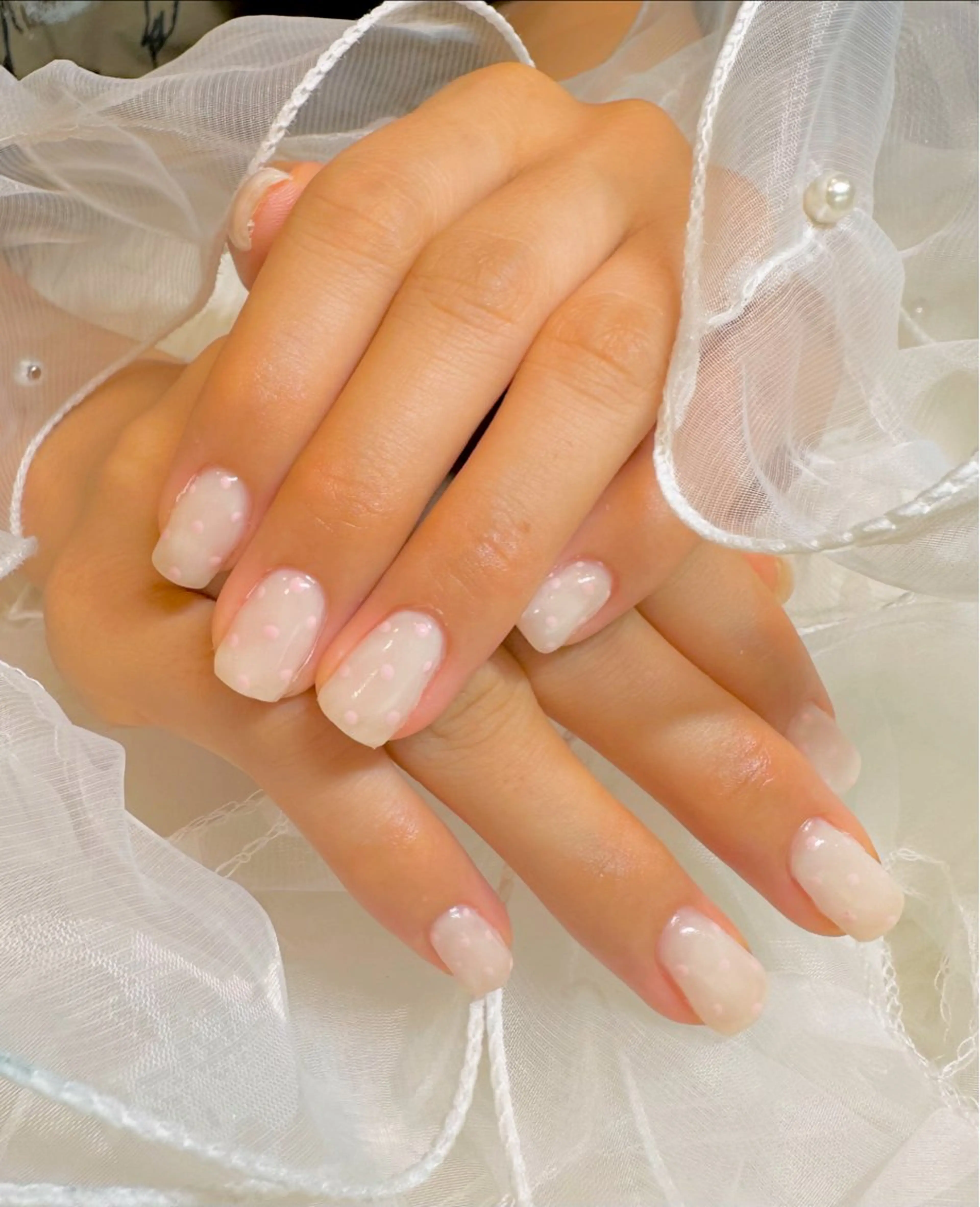 ネイル ドット ガーリー ピンク ハンドネイル ネイルサロンエレノア所属・田端 笑理菜のネイルデザイン