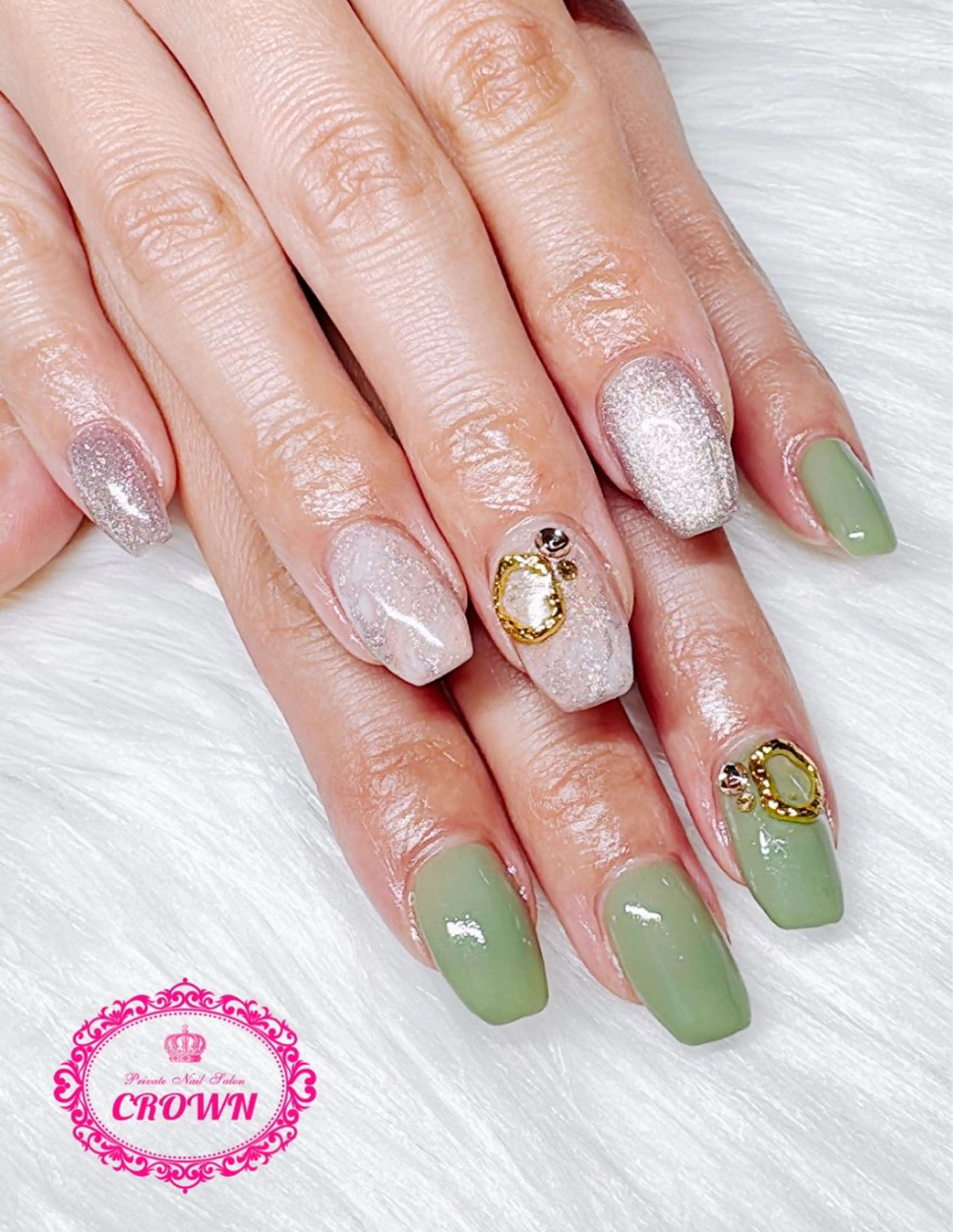 ネイル CROWN プライベートサロンのネイルデザイン