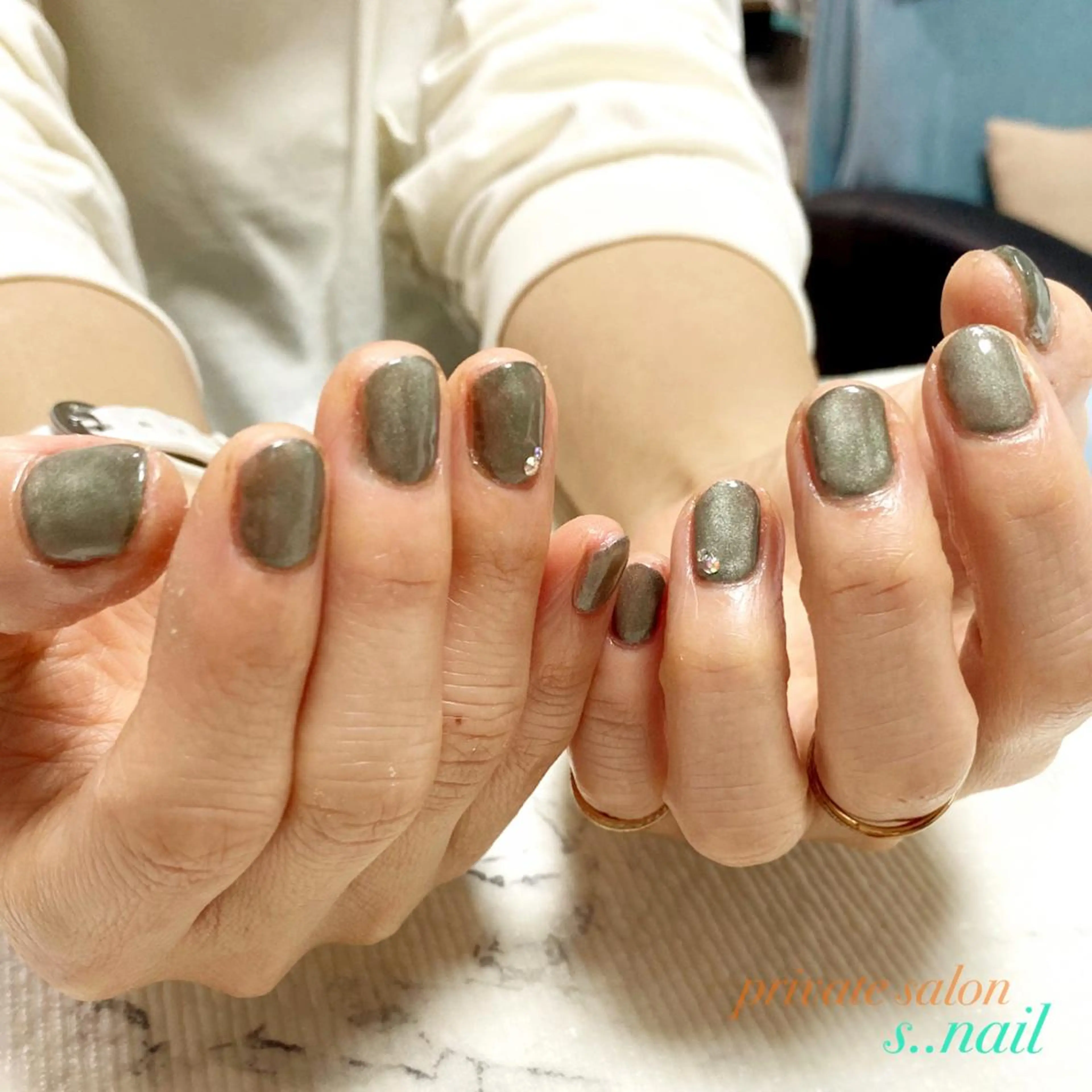ネイル ジェルネイル グリーン マグネットネイル ハンドネイル フットネイル s..nail / MORITAのネイルデザイン