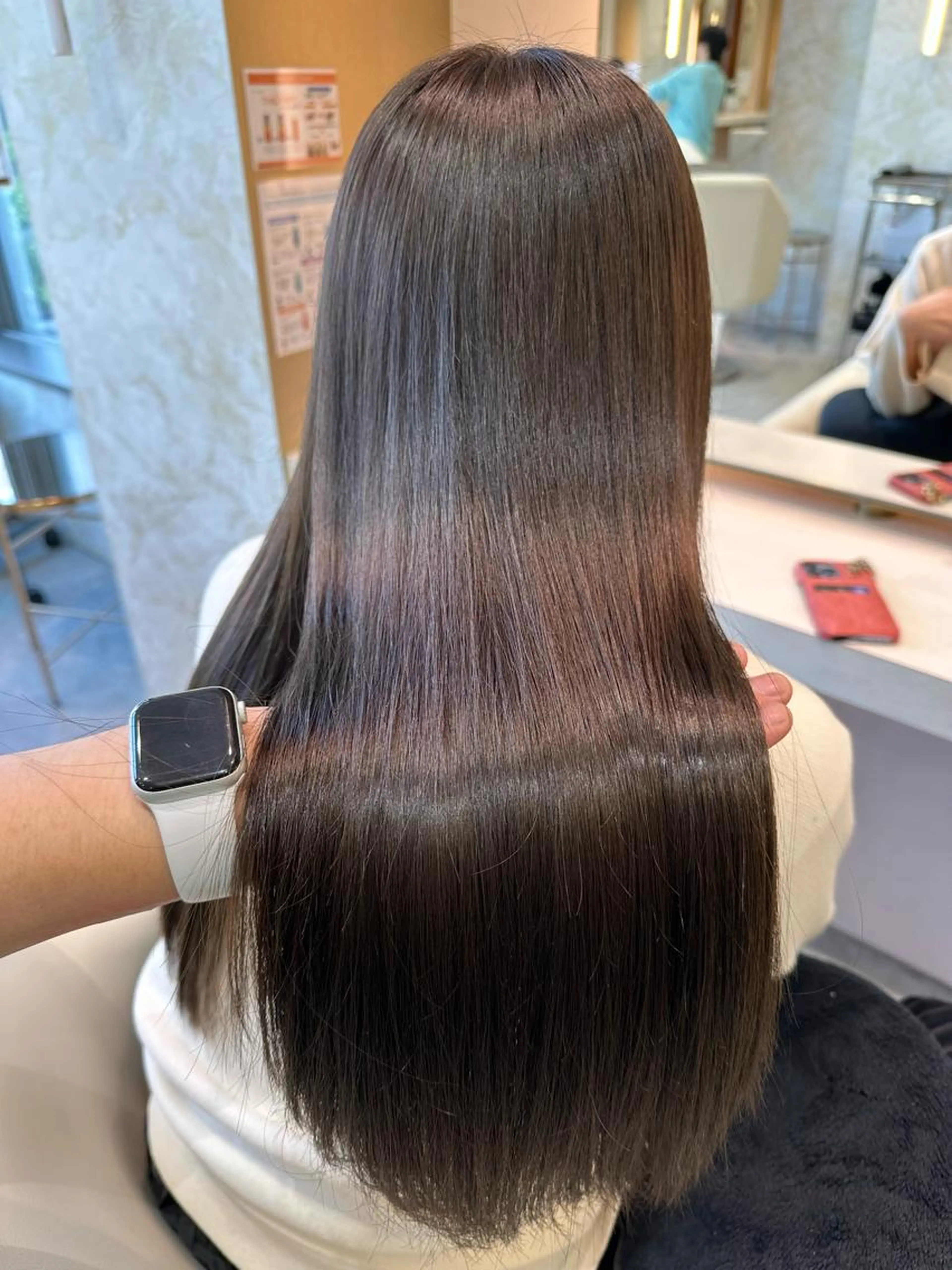 【業界最高峰の最新縮毛矯正】うる艶酸性ストレートの写真