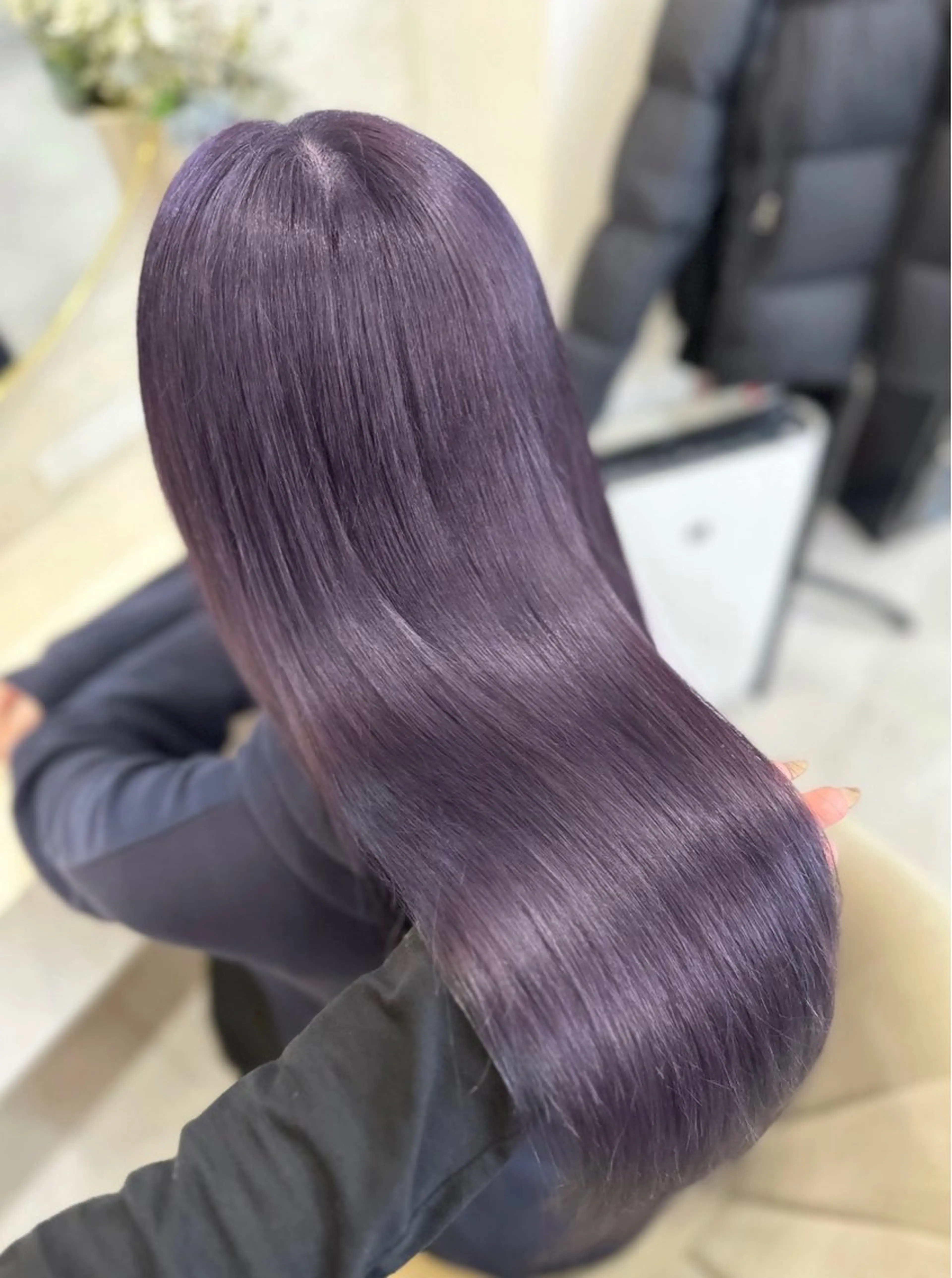 ブリーチonカラー（寒色🩵）【モデル】＋保湿トリートメント　⚠️必ず詳細を確認ください‼️の写真