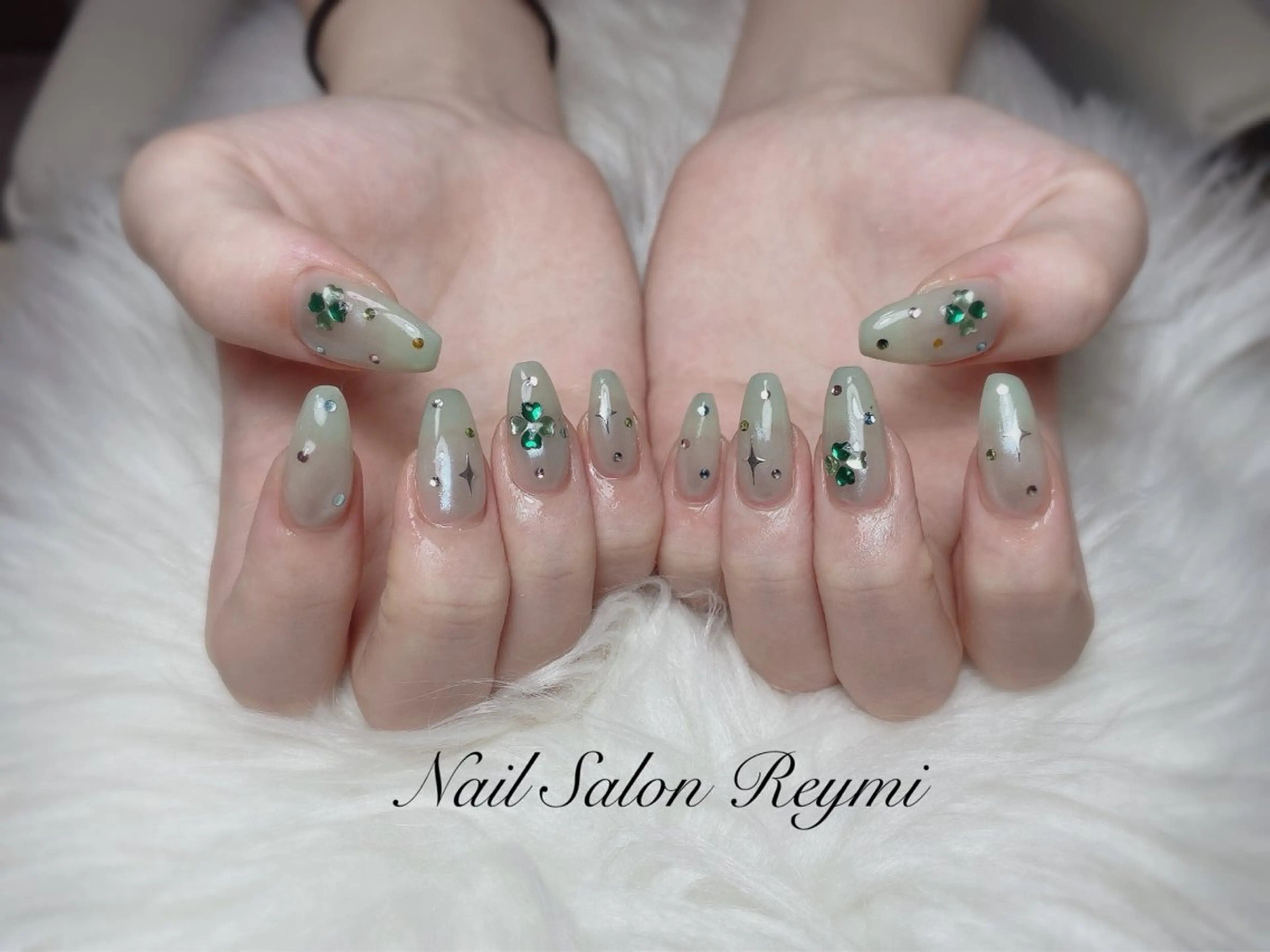 ネイル ハンドネイル 佐藤 帆乃香のネイルデザイン