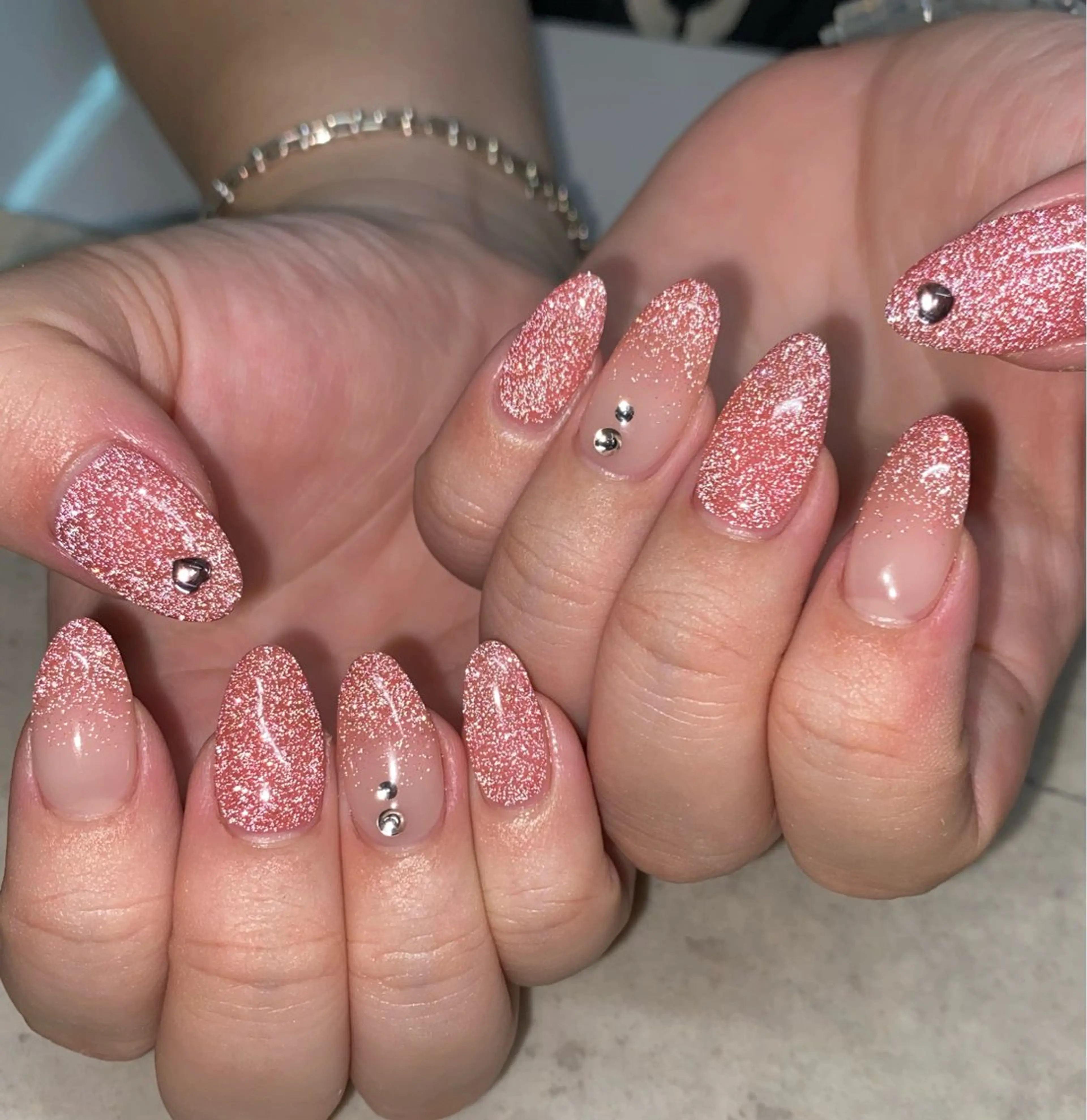 ネイル フラッシュネイル グラデーション ハンドネイル ハンドケア RaLa（ネイル&アイラッシュ）所属・🫧RaLa ⭐︎AYAKA🫧のネイルデザイン