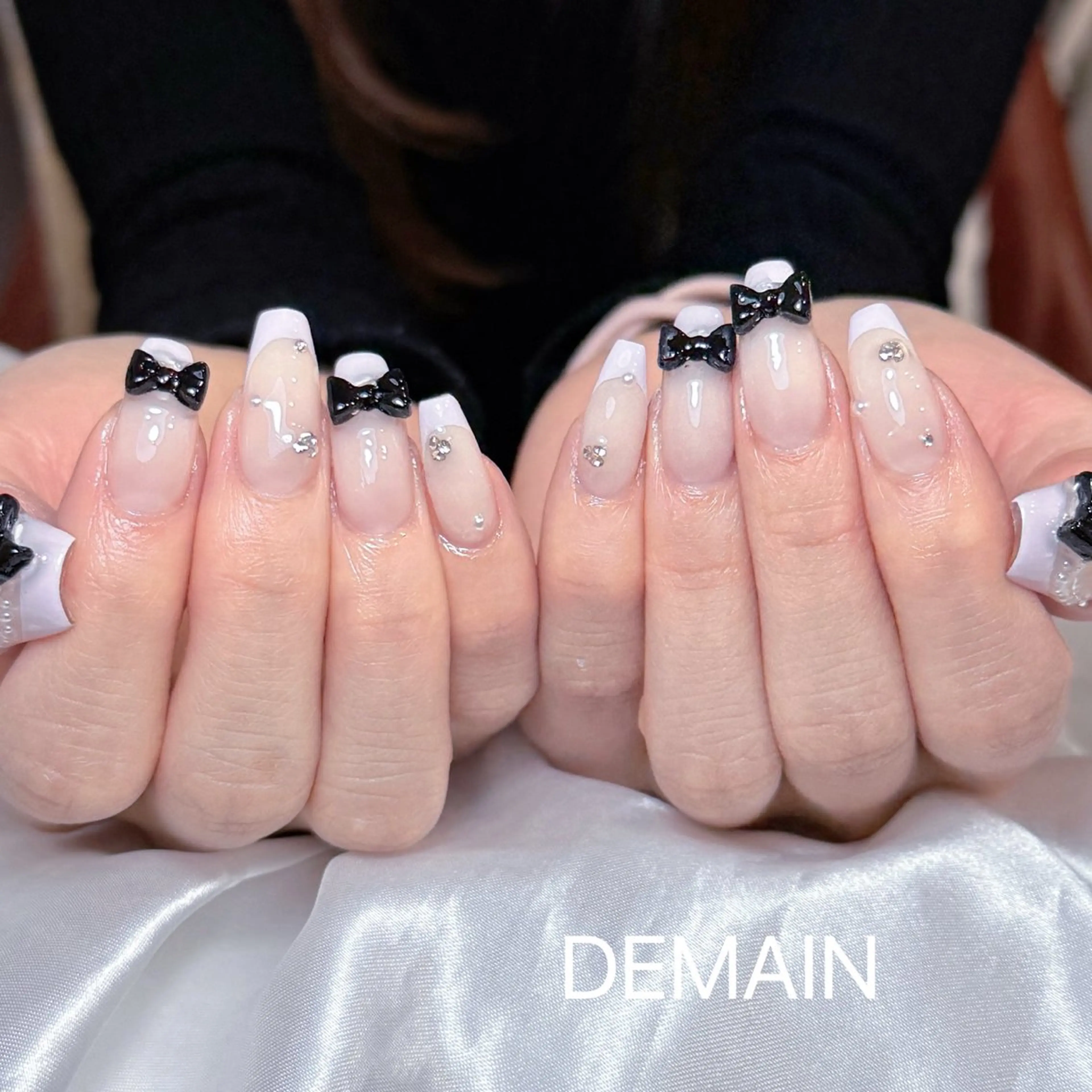 ネイル アートネイル オーロラネイル ガーリー キラキラネイル 韓国ネイル ハンドネイル DEMAIN- 🌸のネイルデザイン