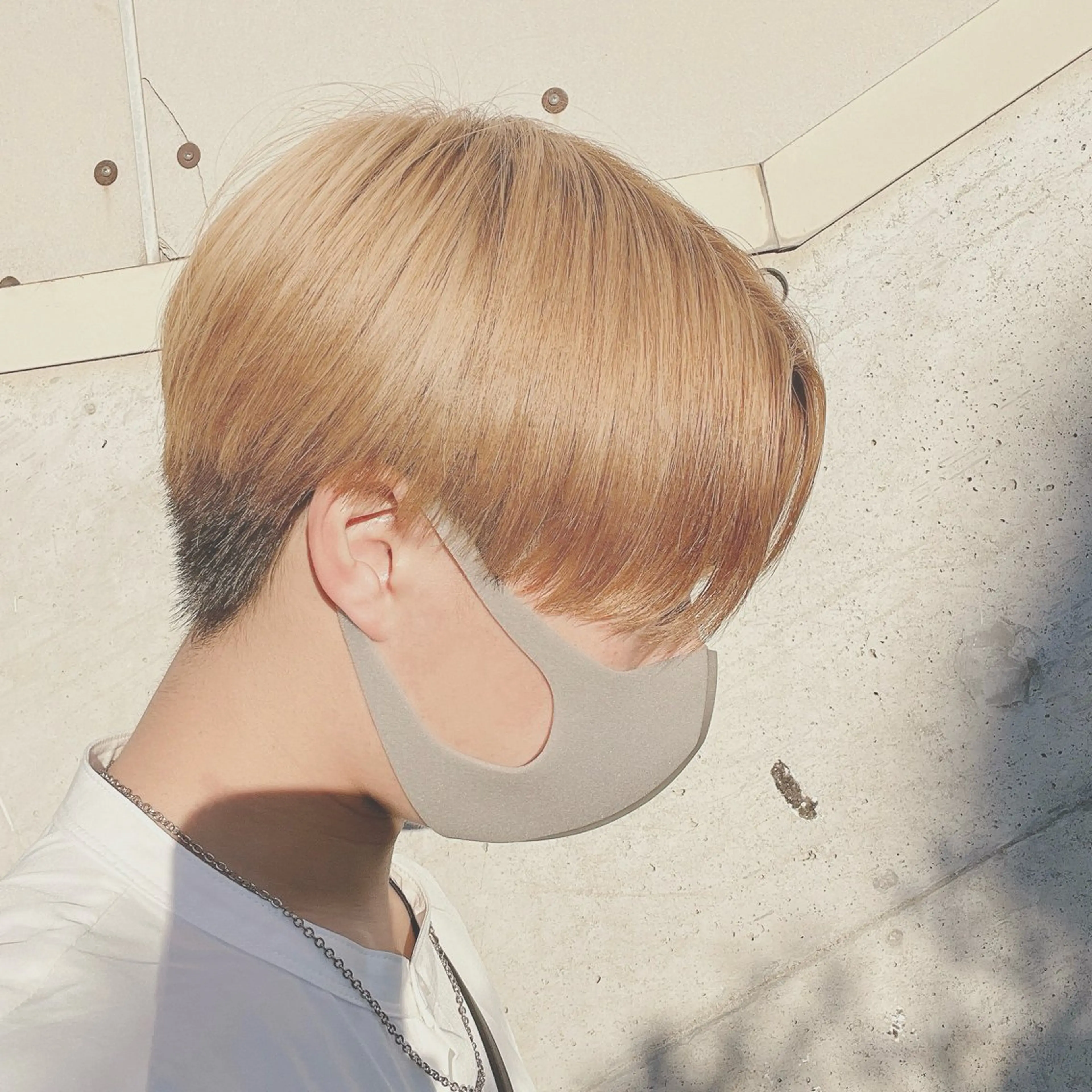 ミディアム カラー メンズ メンズブリーチ センターパート ベージュカラー ブリーチ ブリーチなしカラー カット marl所属・三重鈴鹿/ 花田　真のヘアスタイル