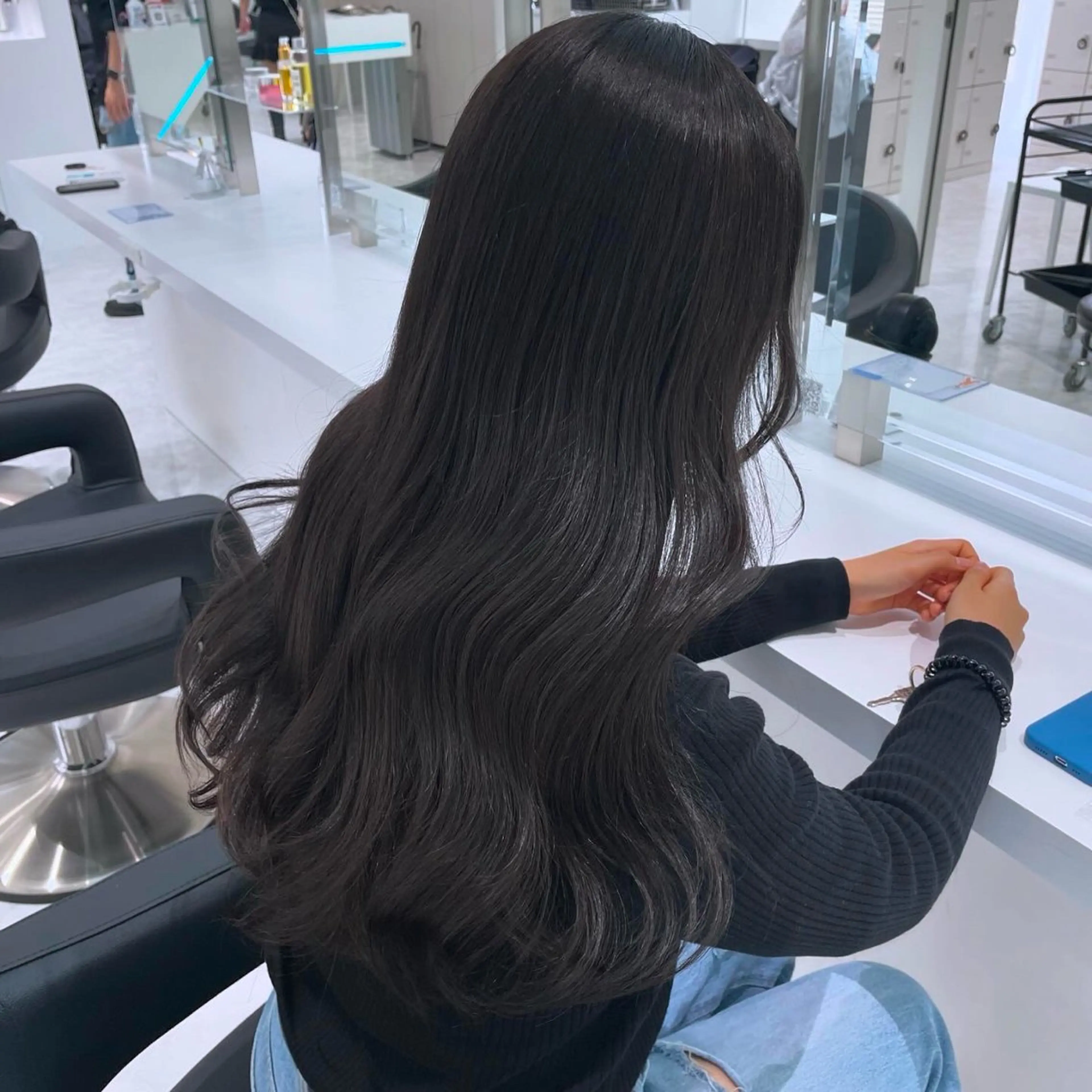 ロング カラー ヘアアレンジ ヘアカラー 🎀RIN🎀 就活🩶暗髪カラーのヘアスタイル