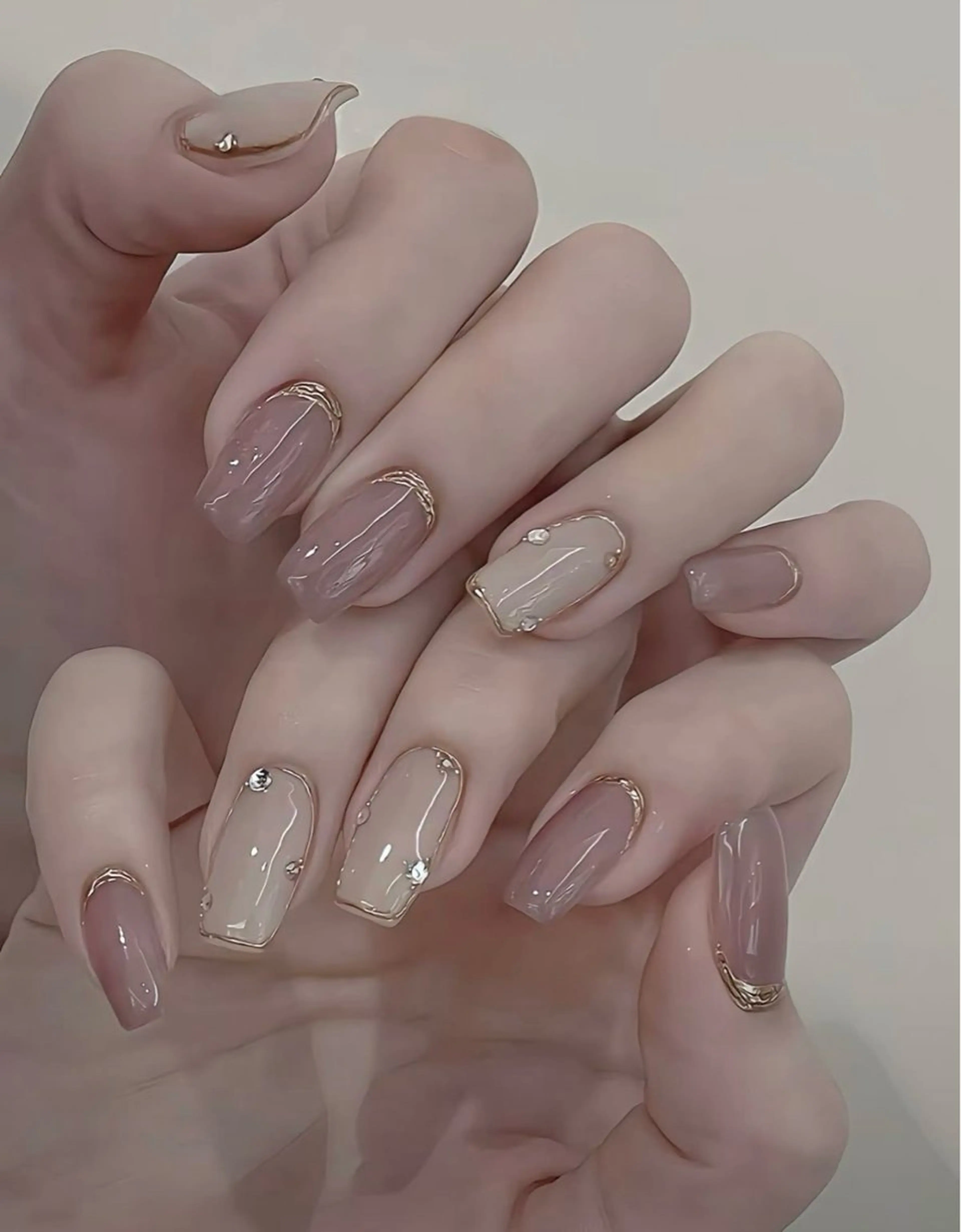 ネイル 長さ出し フレンチネイル グラデーション 卒業式 マグネットネイル MIHANA NAILのネイルデザイン