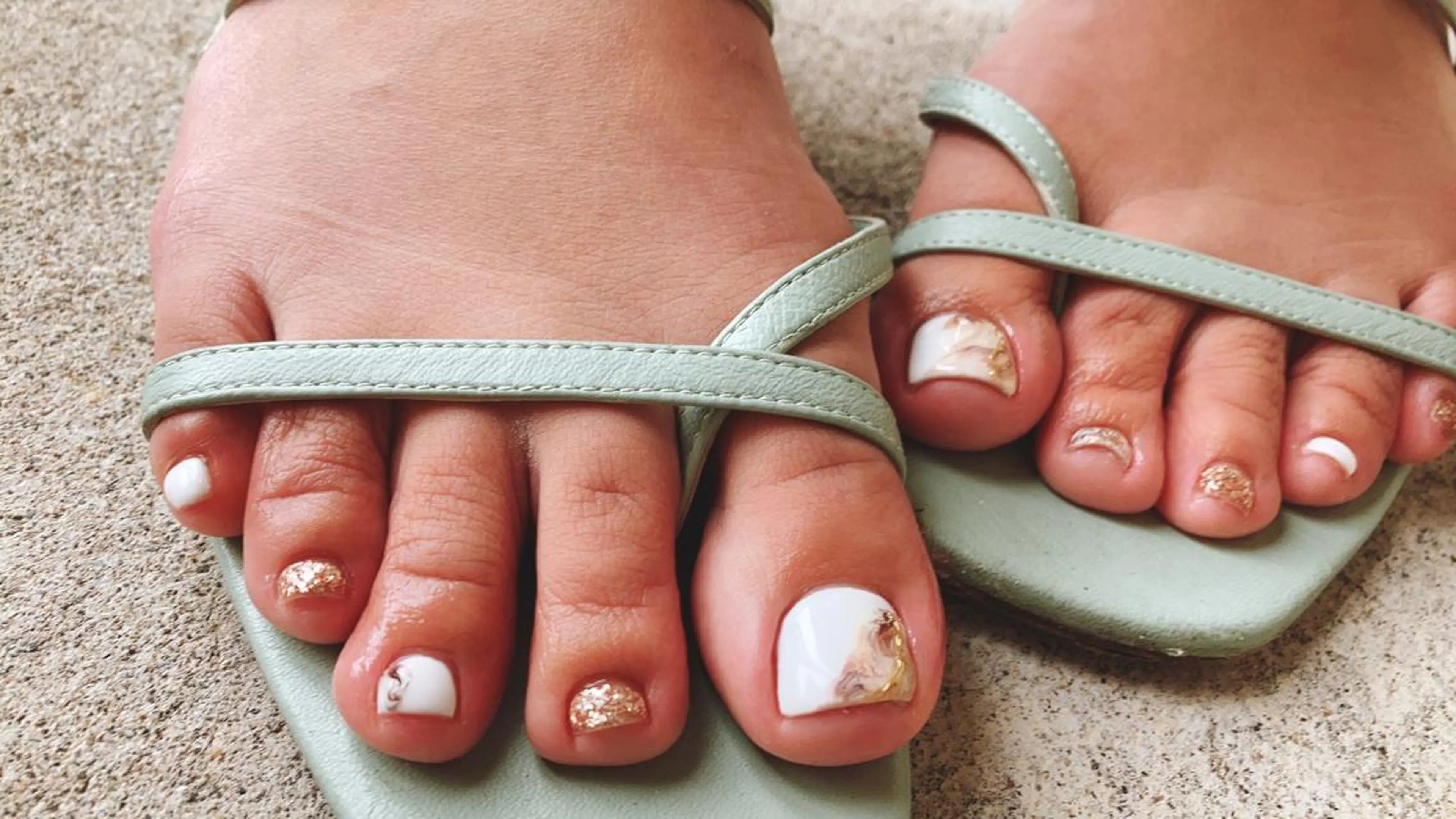 ネイル nailsalon　hue所属・小山 羽奈のネイルデザイン