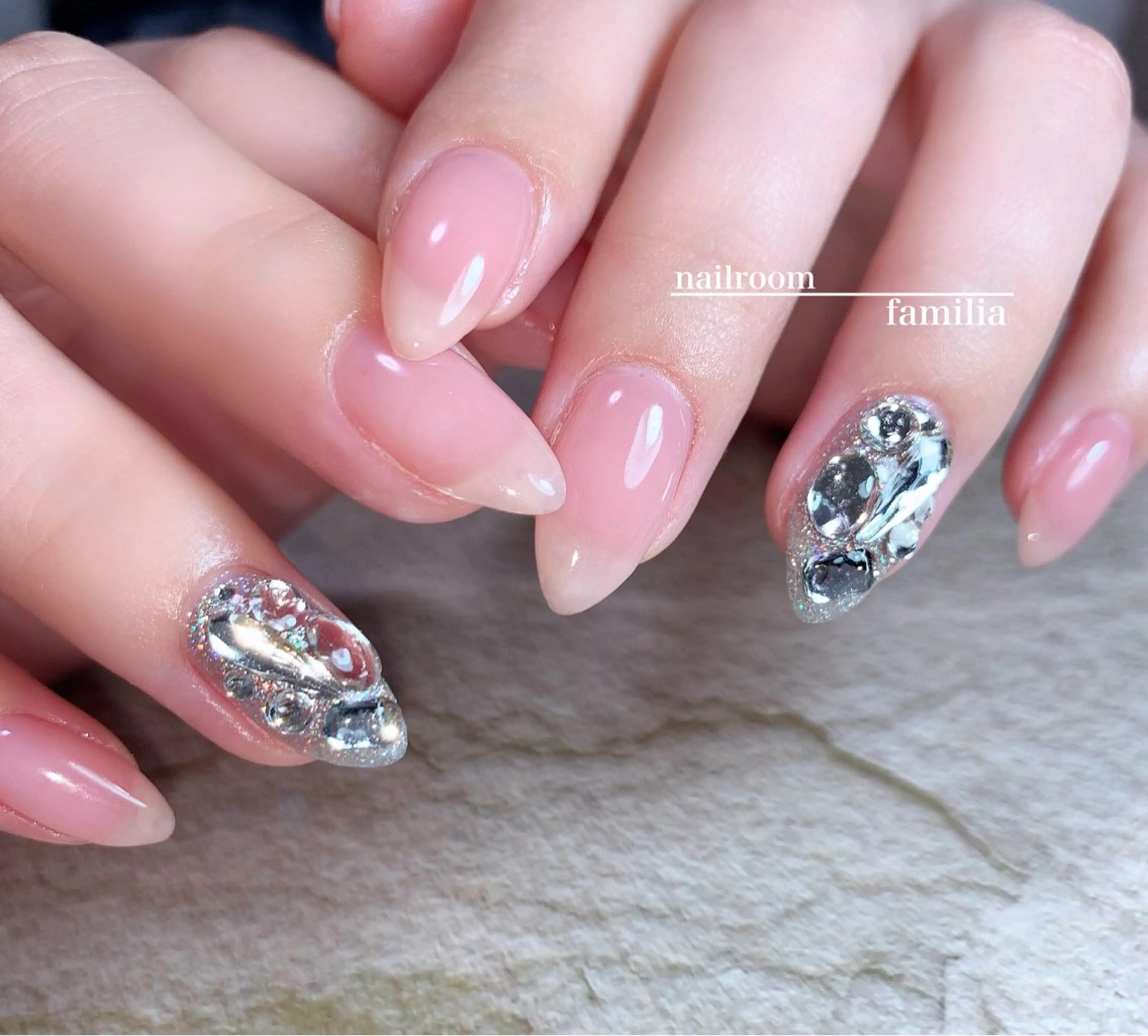 ネイル ハンドネイル -nailroom- familiaのネイルデザイン