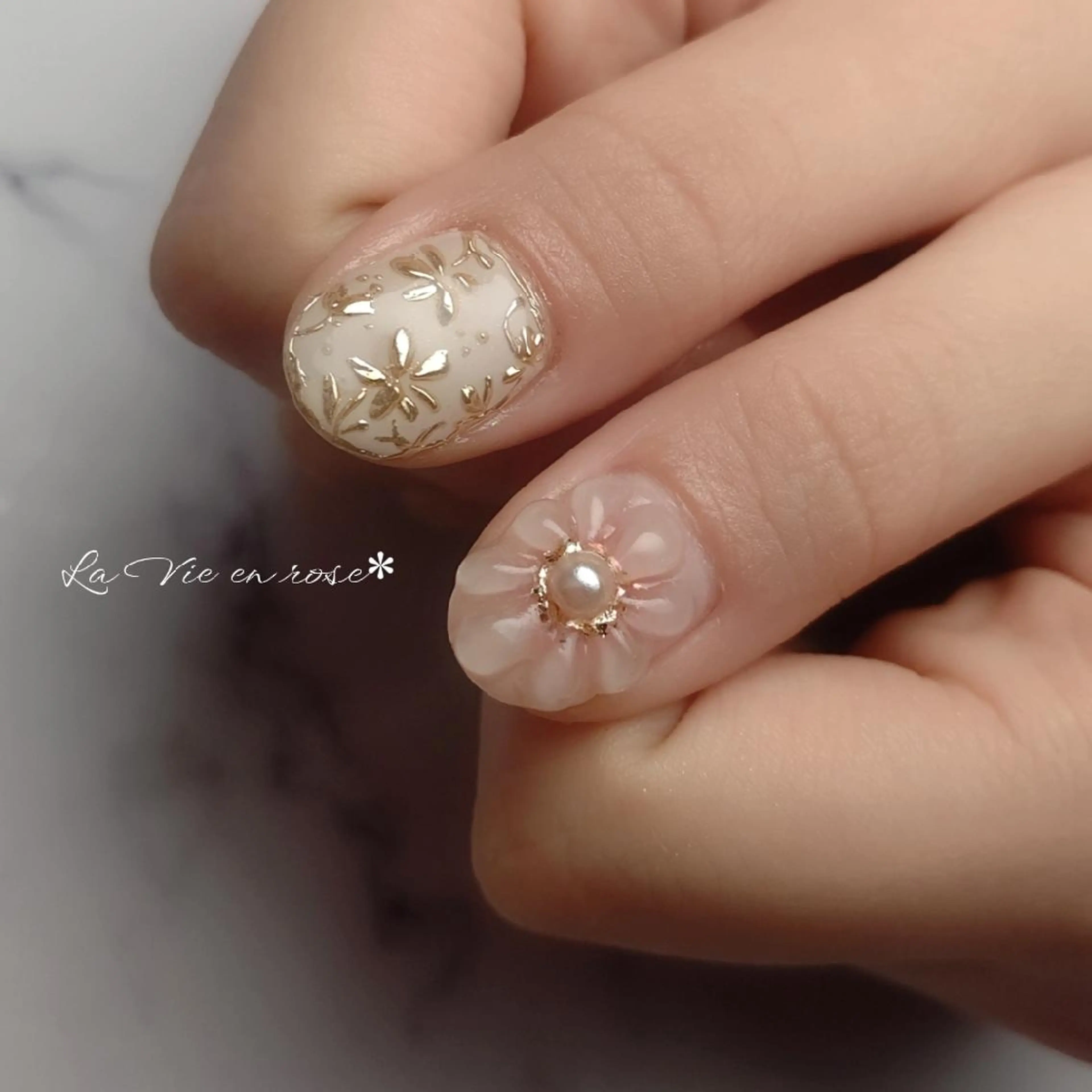 ネイル フラワーネイル ぷっくりネイル ラヴィアン ローズのネイルデザイン