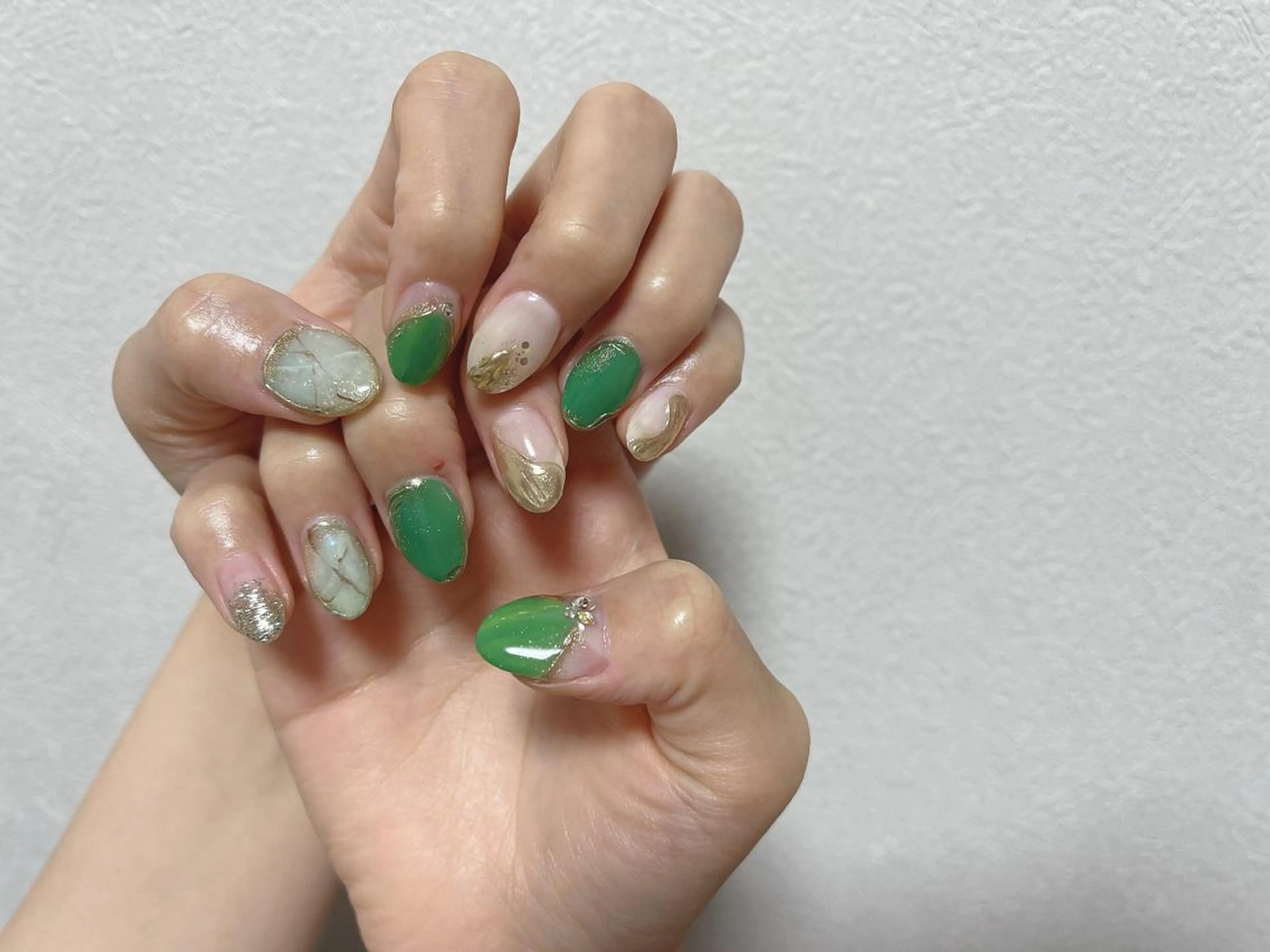 ミディアム ネイル グリーン 大理石ネイル(マーブル) ミラーネイル ハンドネイル Air's nailのネイルデザイン