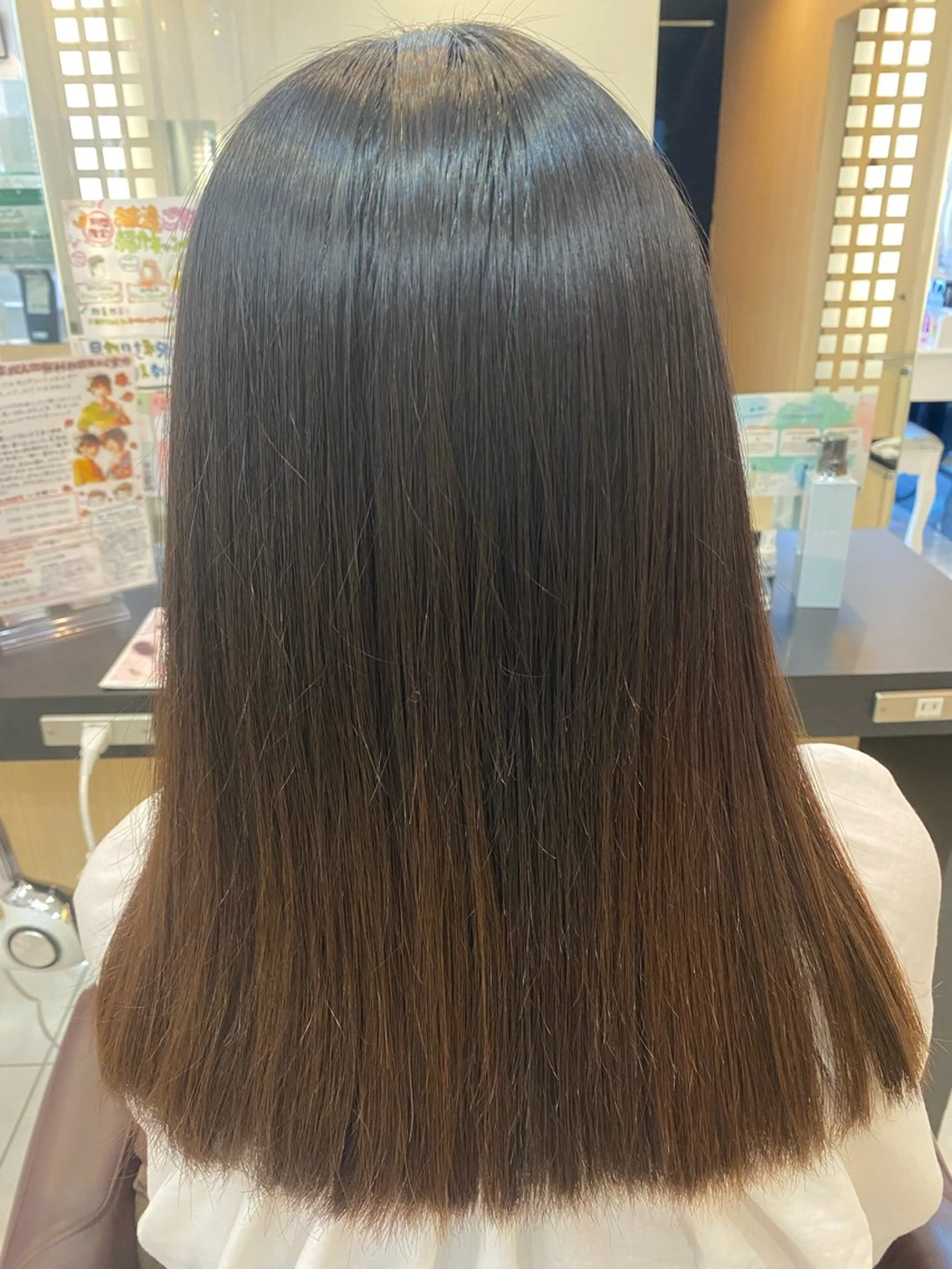 セミロング パーマ カット 縮毛矯正 たけだゆめ ダブルカラーのヘアスタイル