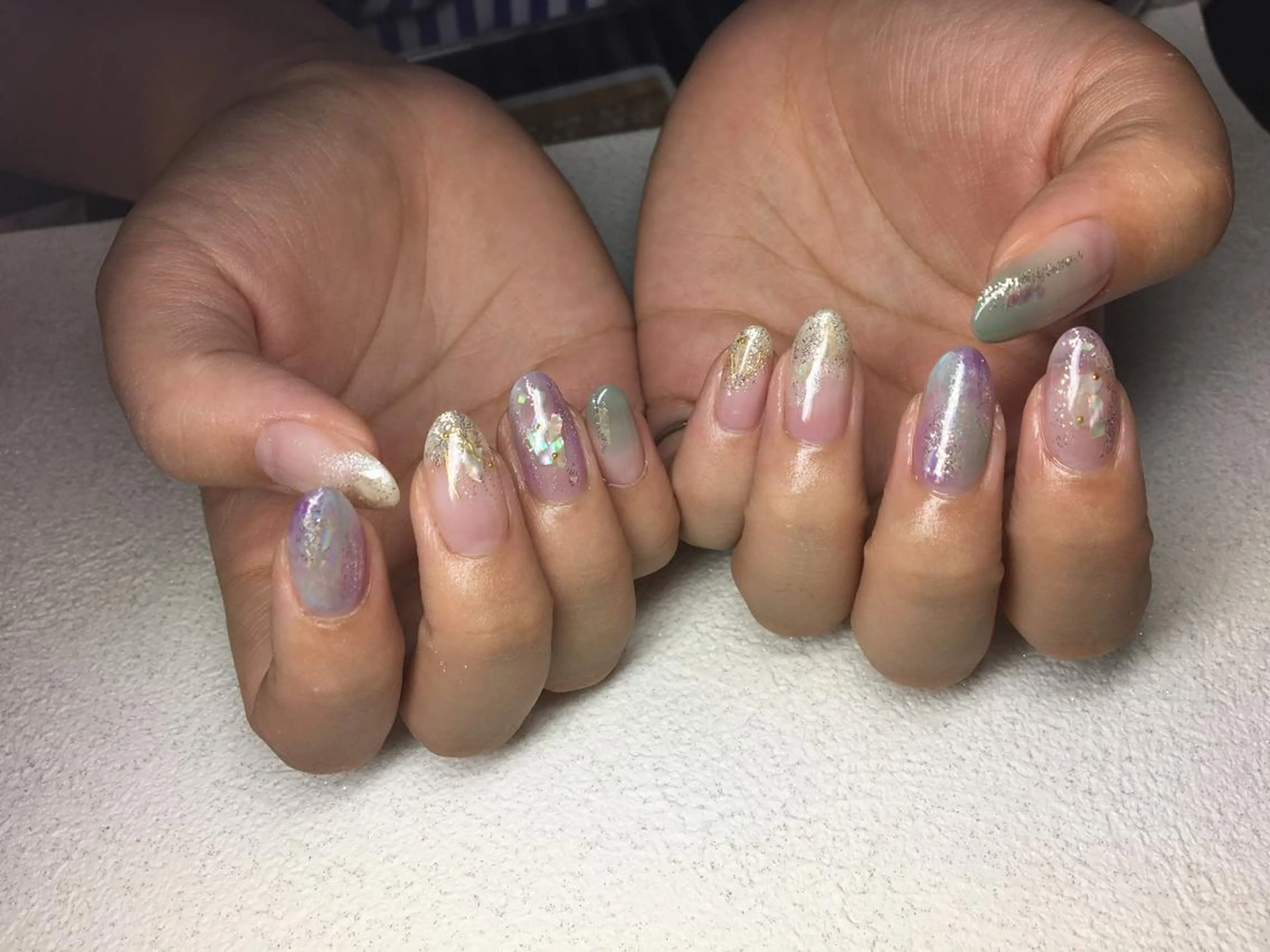 ネイル repos~ルポ~所属・里見 麗のネイルデザイン