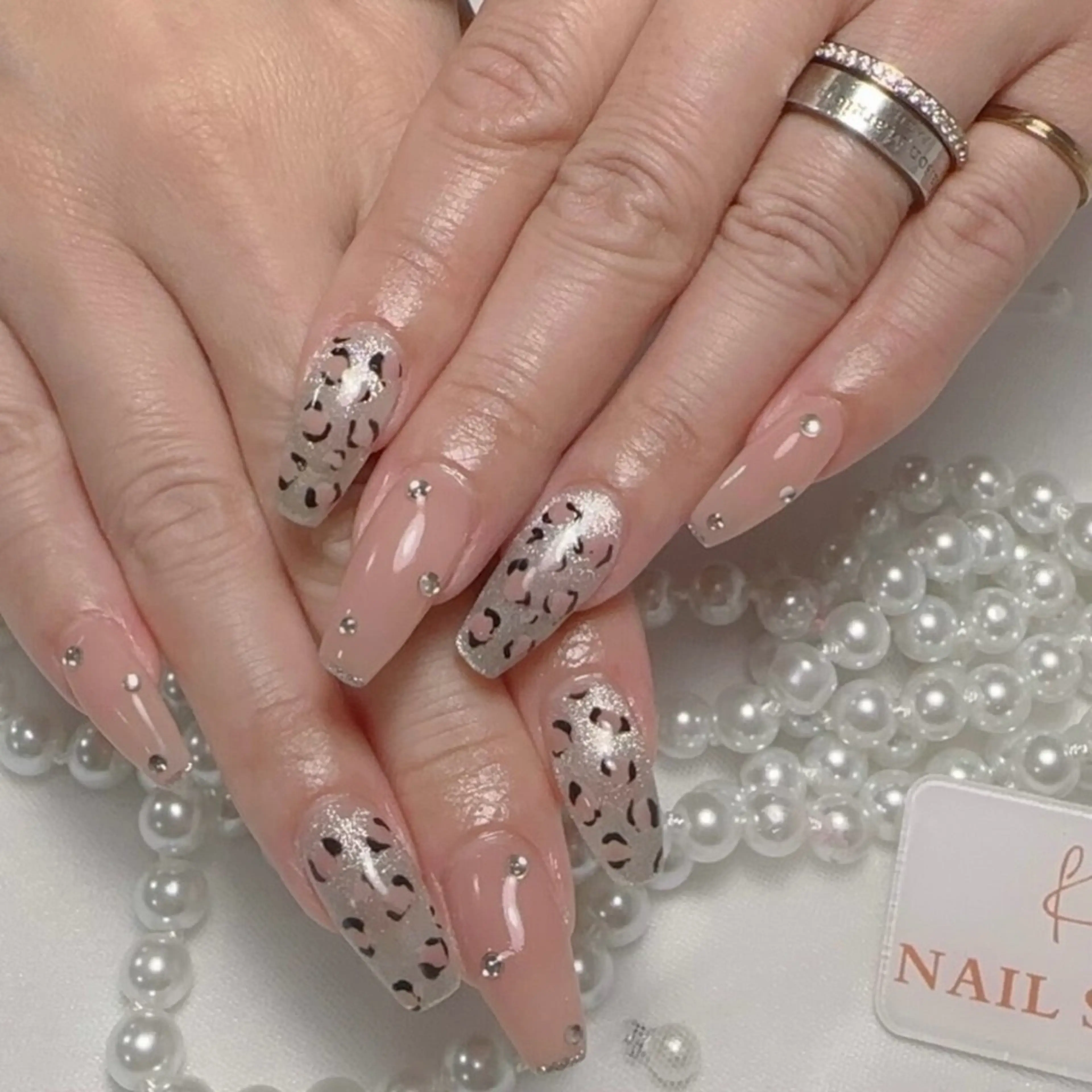 ネイル アートネイル フレンチネイル ジェルネイル グラデーション 韓国ネイル ハンドネイル ハンドケア さくら💮💮 【オフ無料】のネイルデザイン