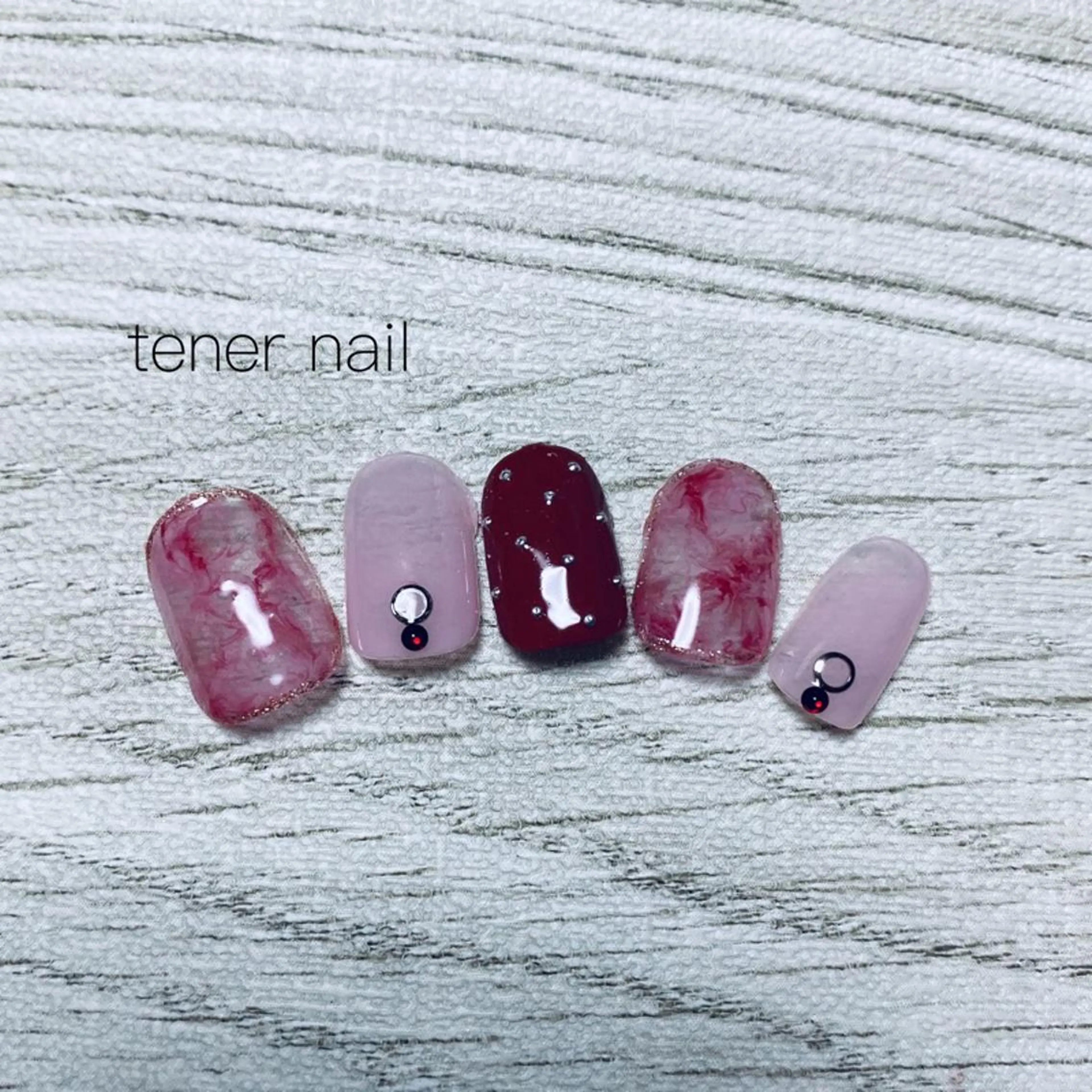 ネイル 赤色 tener  nail  テネルネイル所属・テネルネイル tener nailのネイルデザイン