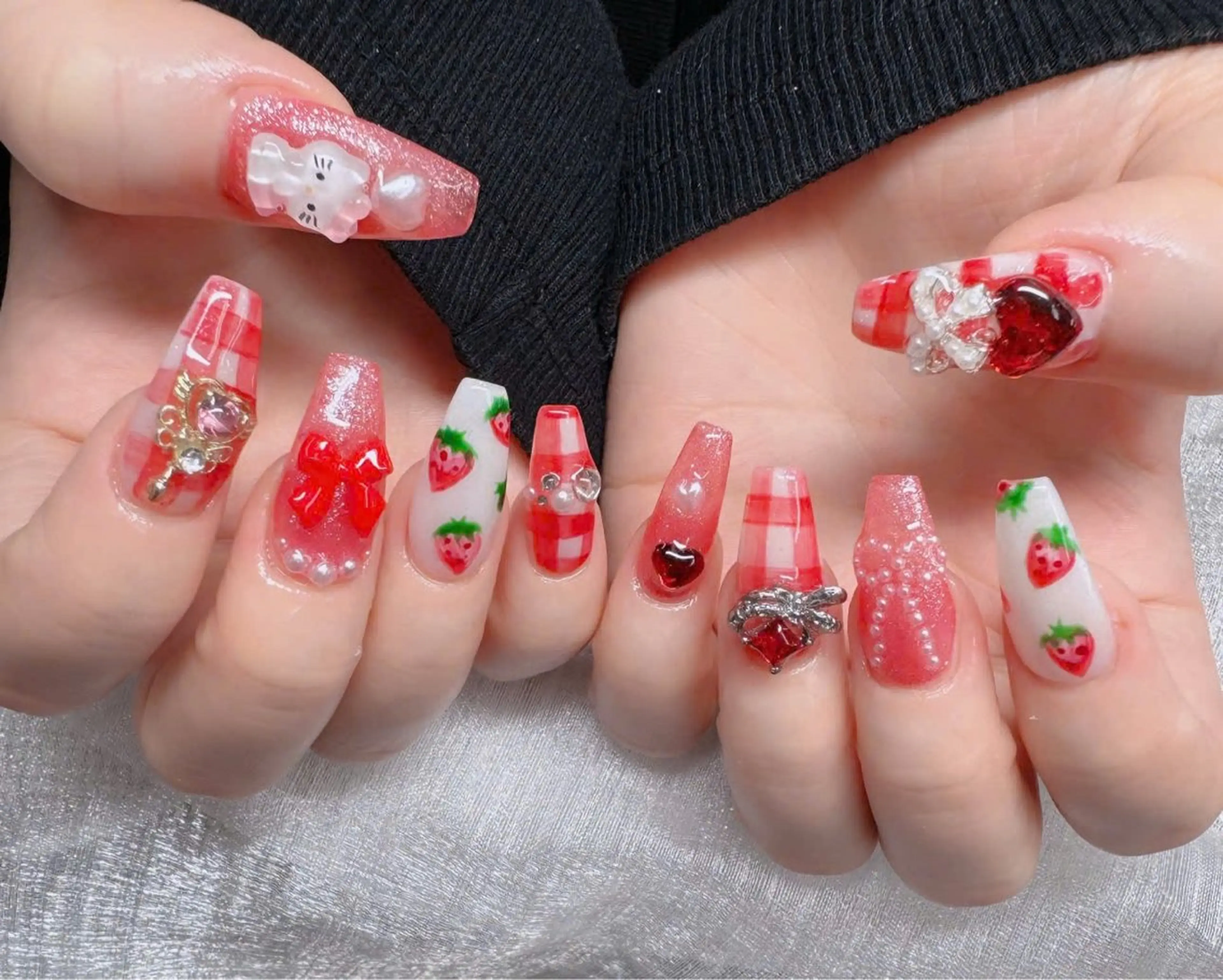 ネイル フレンチネイル ジェルネイル ガラスフレンチ ハロウィン ハート ハンドネイル H.baby Nail Salonのネイルデザイン