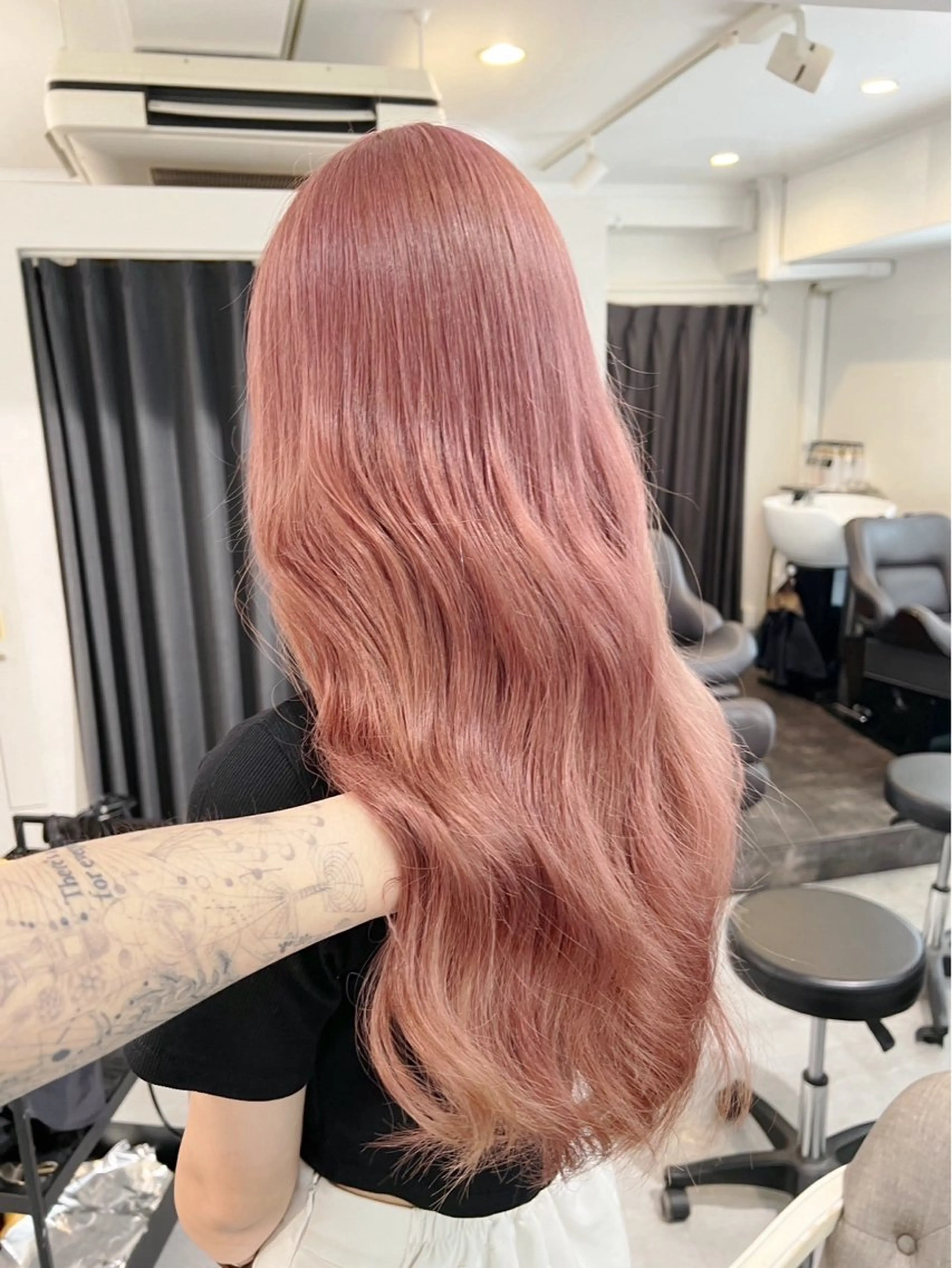 ロング カラー ベージュカラー ピンクカラー ピンクベージュ ROBIN所属・指名数No.1 /NAOYAのヘアスタイル