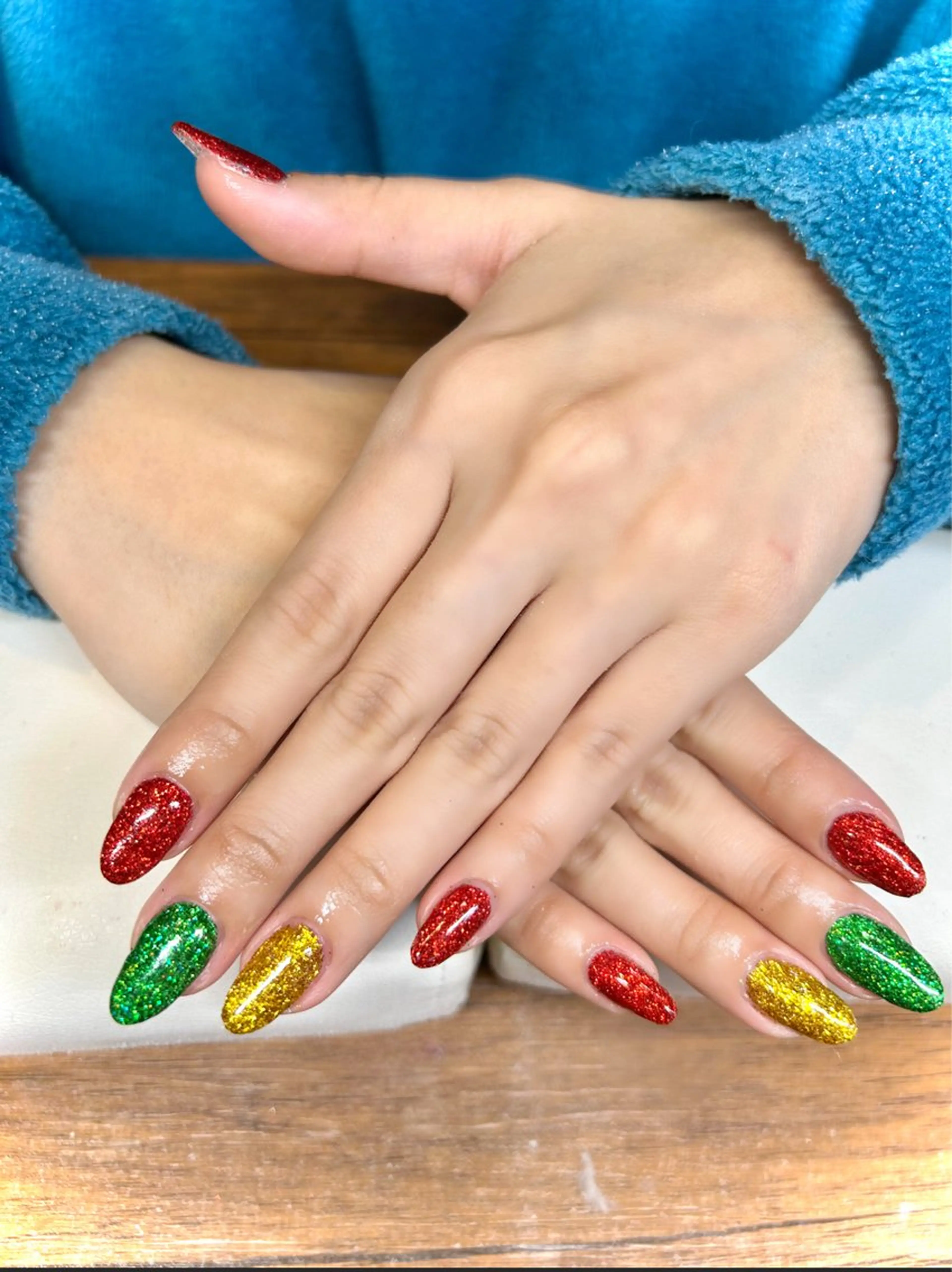 ネイル ラメ(グリッター) ワンカラーネイル 冬ネイル クリスマス ネイルサロンエーナイン札幌大通本店所属・宇野 舞美のネイルデザイン