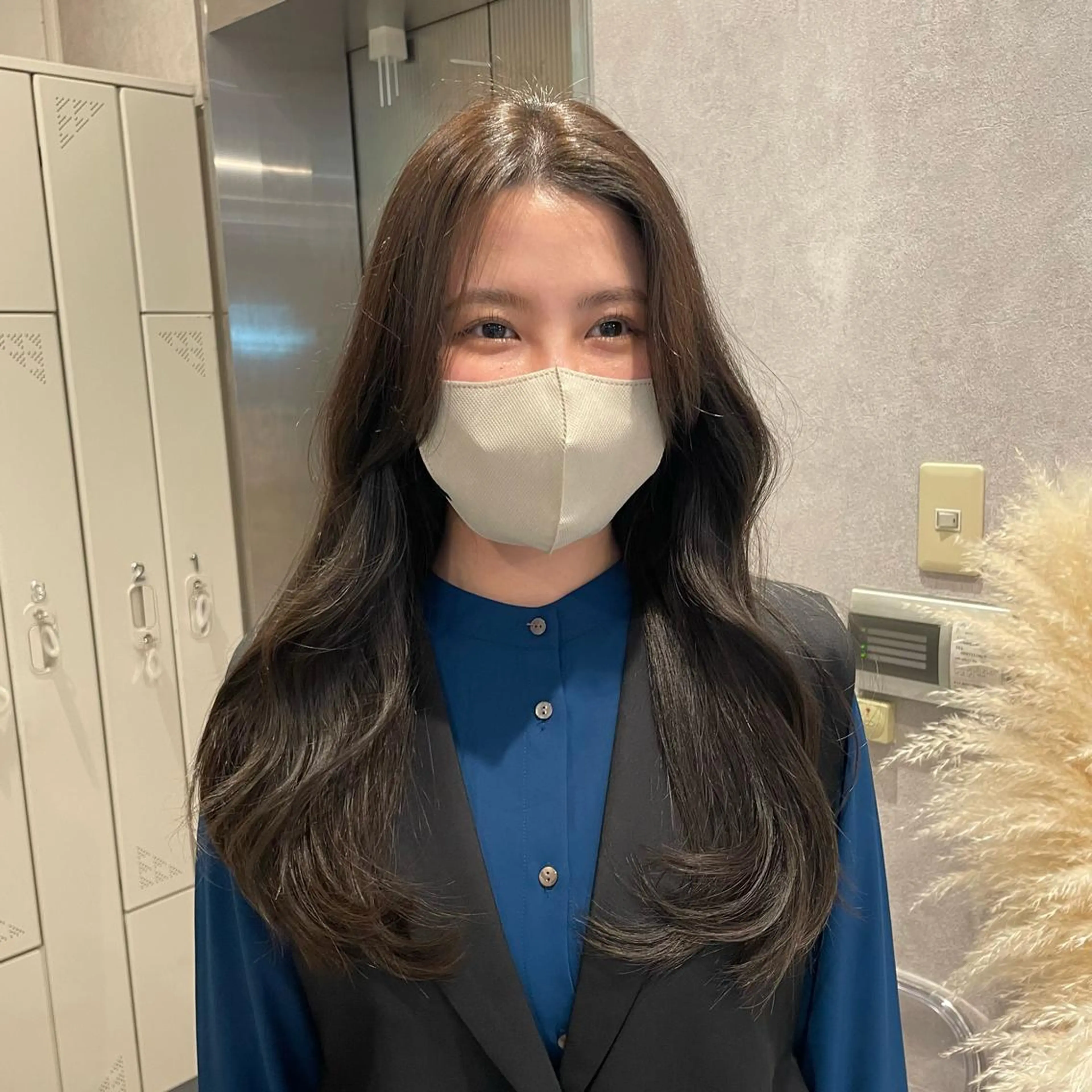 ロング カラー ヘアアレンジ グレージュ ヨシンモリ ヘアカラー REONA🪽✨ 日常に馴染む髪🫧のヘアスタイル