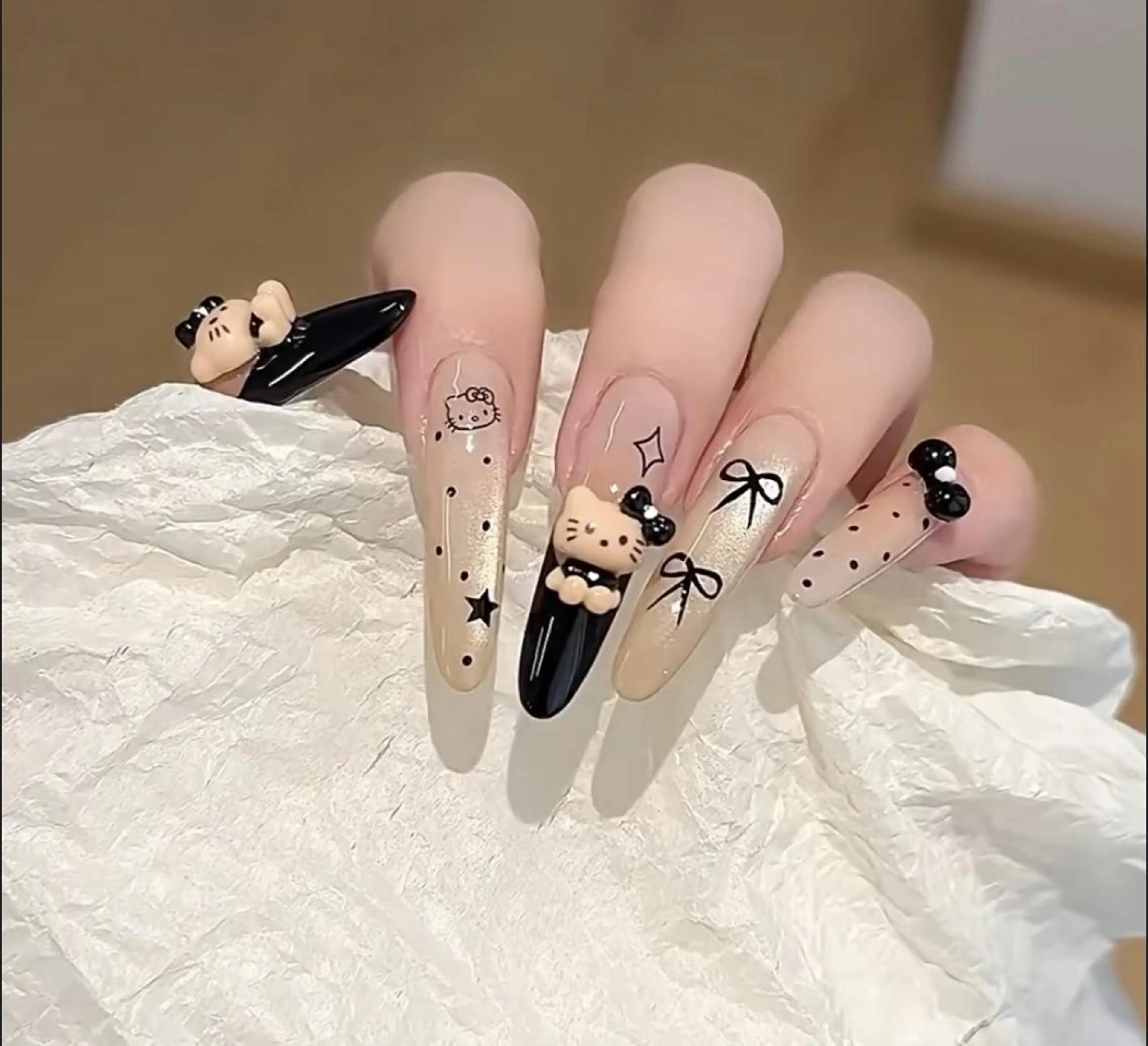 ネイル ハンドネイル ハンドケア 🍑 momo_nailのネイルデザイン