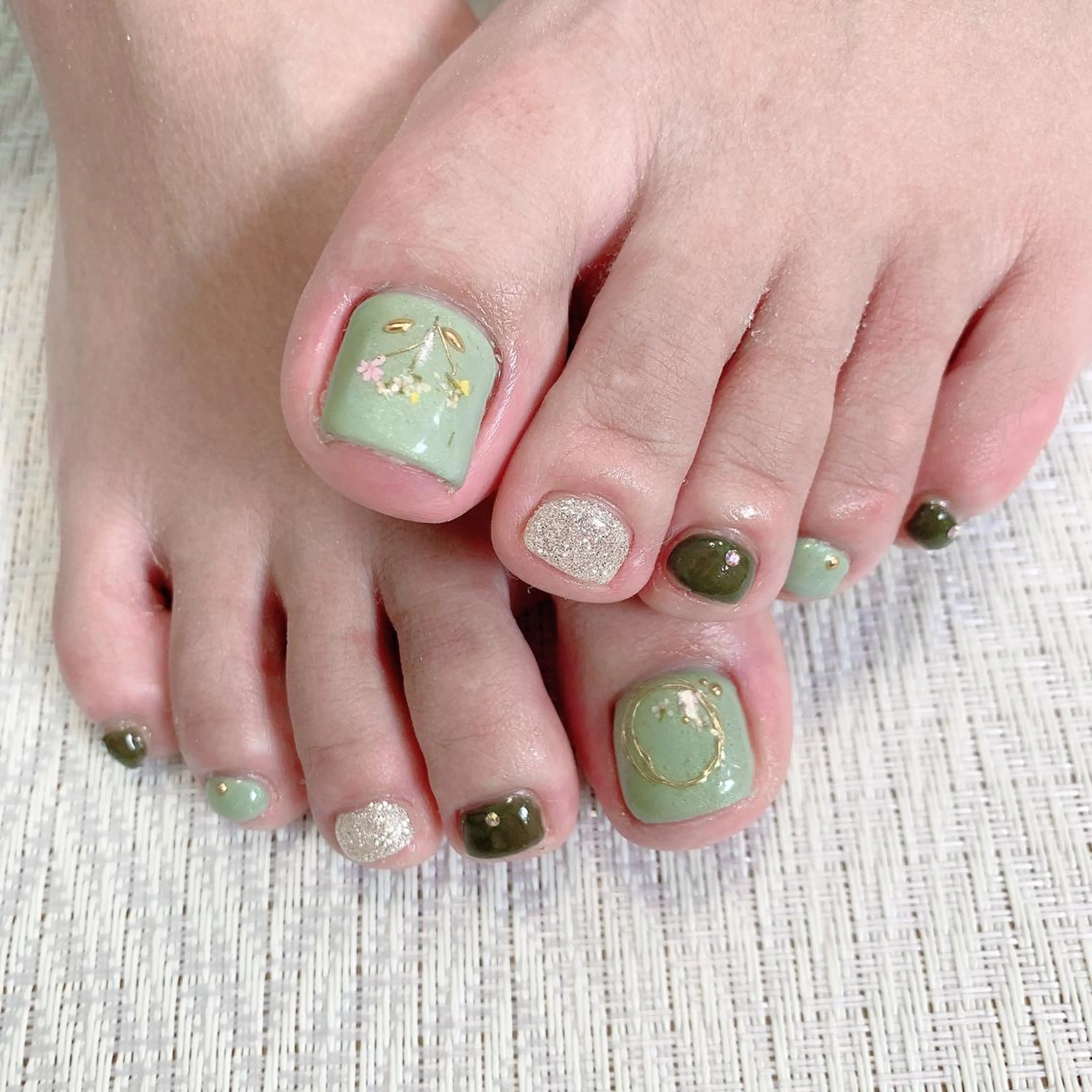 ネイル ハンドネイル フットネイル Adite nailのネイルデザイン