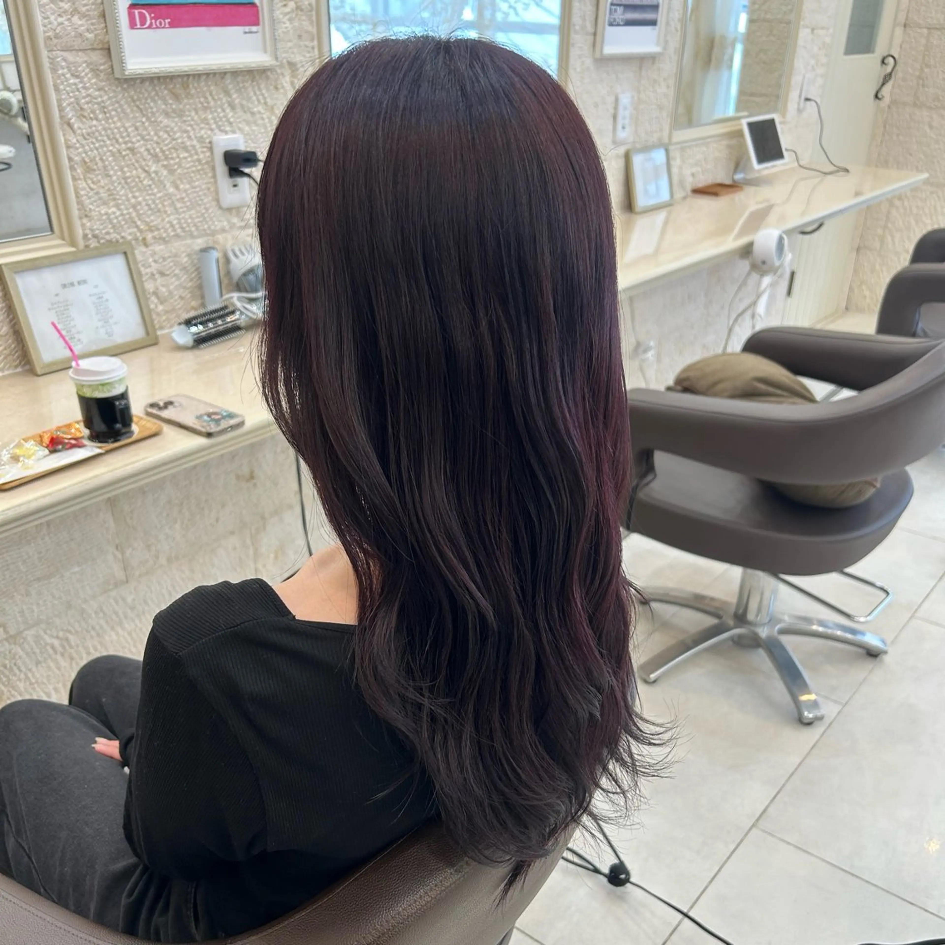 ロング カラー ブリーチ レッドカラー ヘアカラー トリートメント 安原 百愛のヘアスタイル