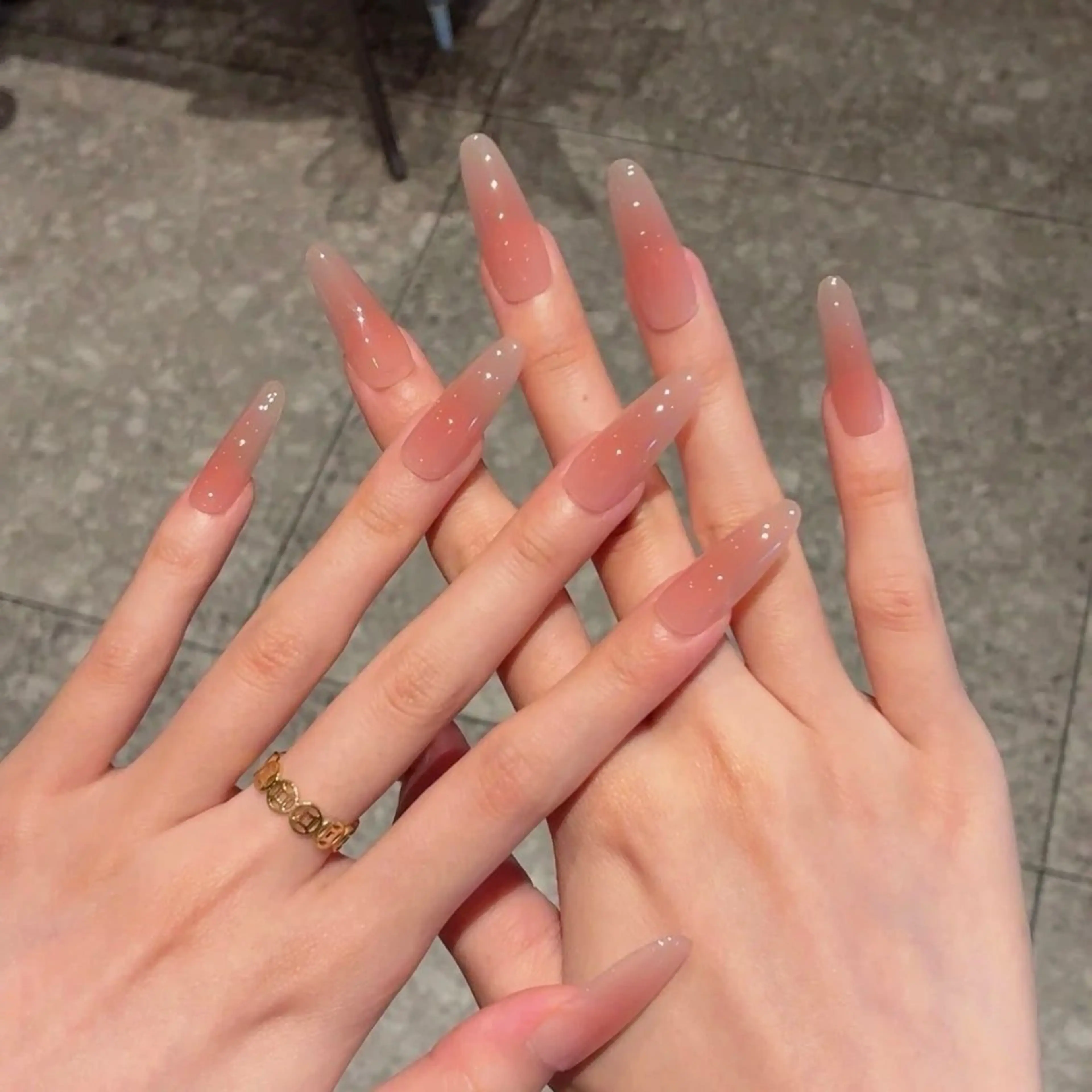 ネイル チークネイル Nail salon Amoureuse ネイルサロン アムルーズ所属・ネイリスト ミクのネイルデザイン